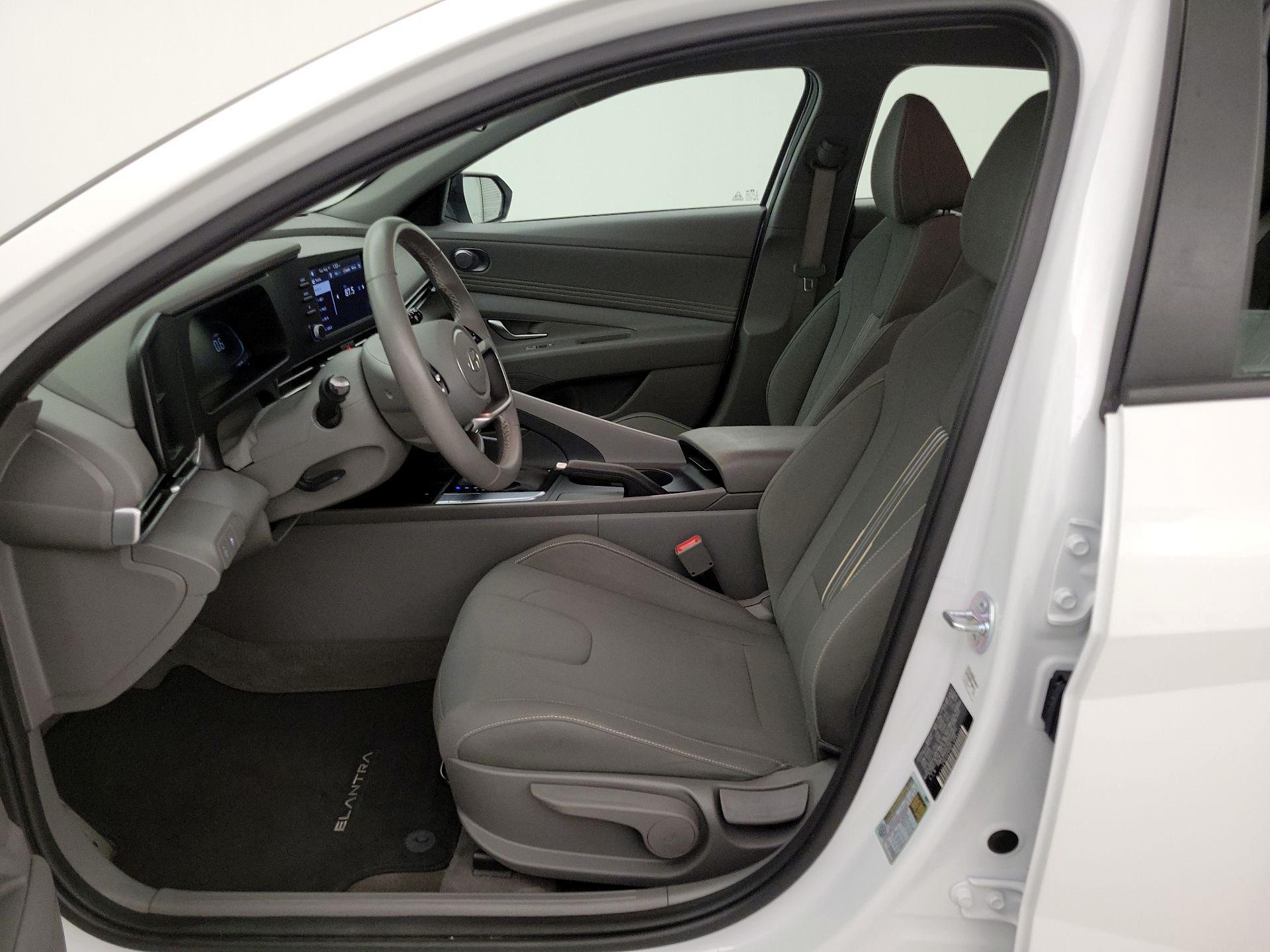 Thumbnail: 2025 Hyundai Elantra - 11