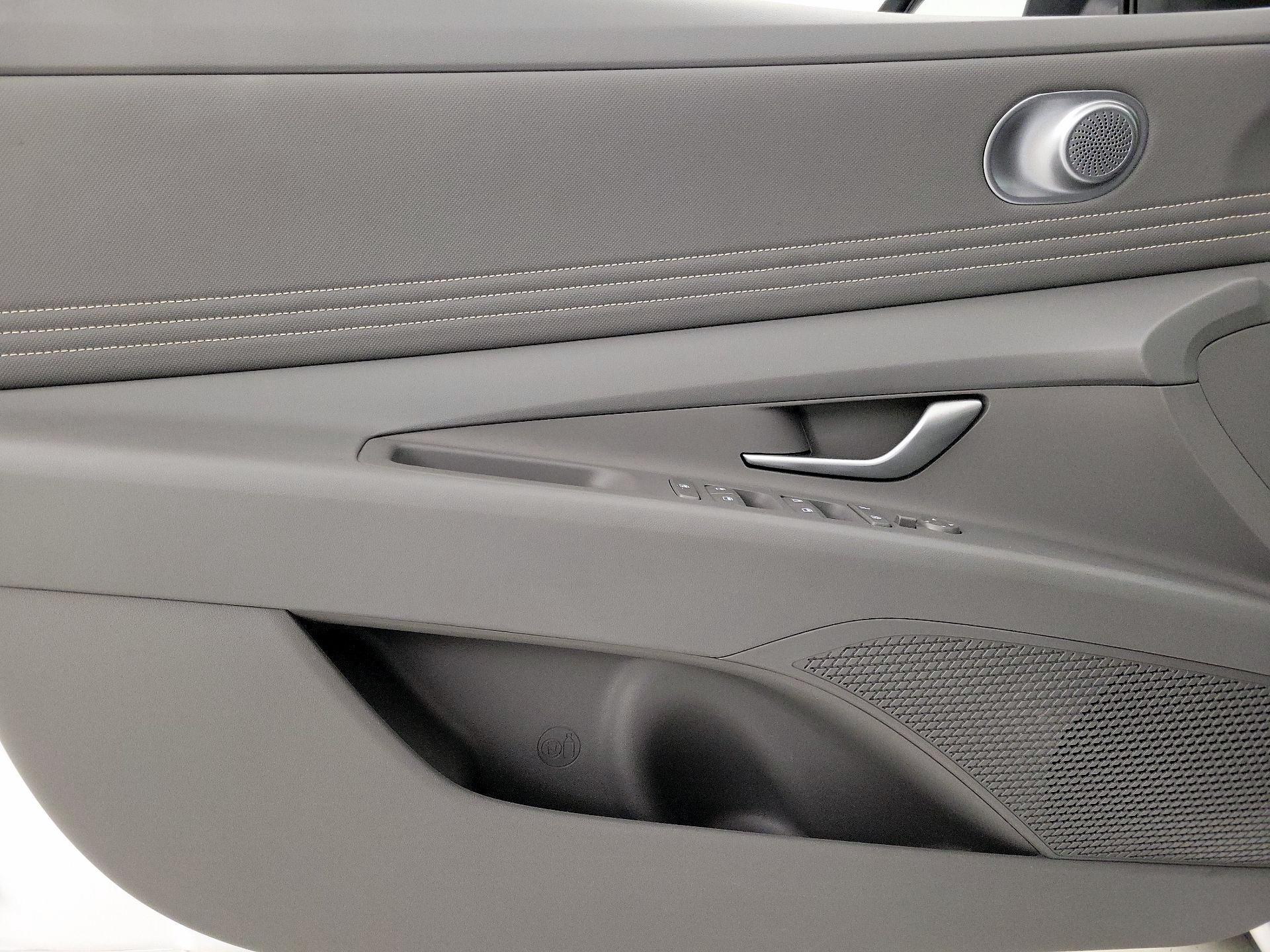 Thumbnail: 2025 Hyundai Elantra - 12