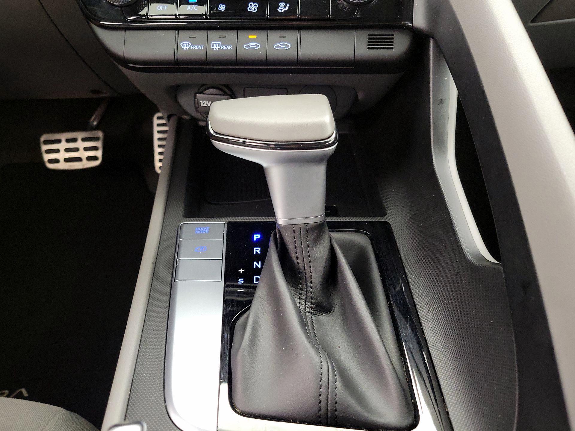 Thumbnail: 2025 Hyundai Elantra - 17
