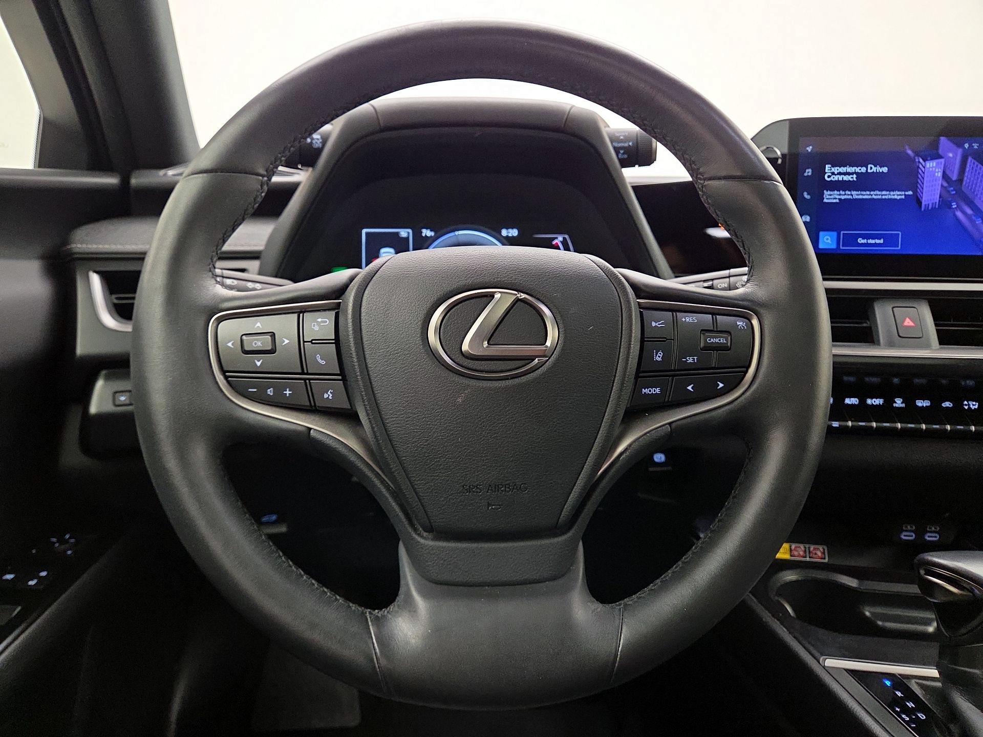 Thumbnail: 2024 Lexus UX - 10