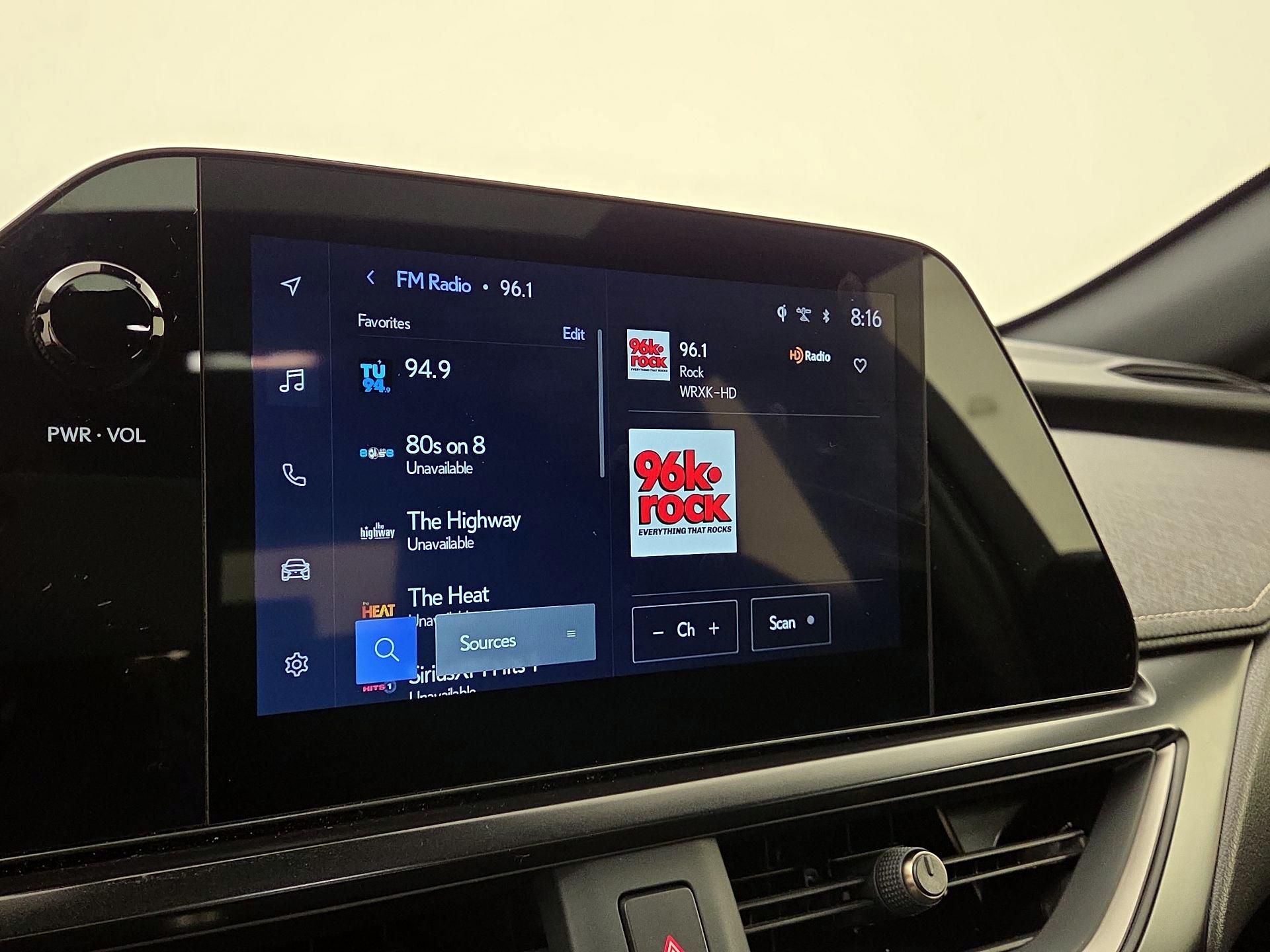 Thumbnail: 2024 Lexus UX - 15