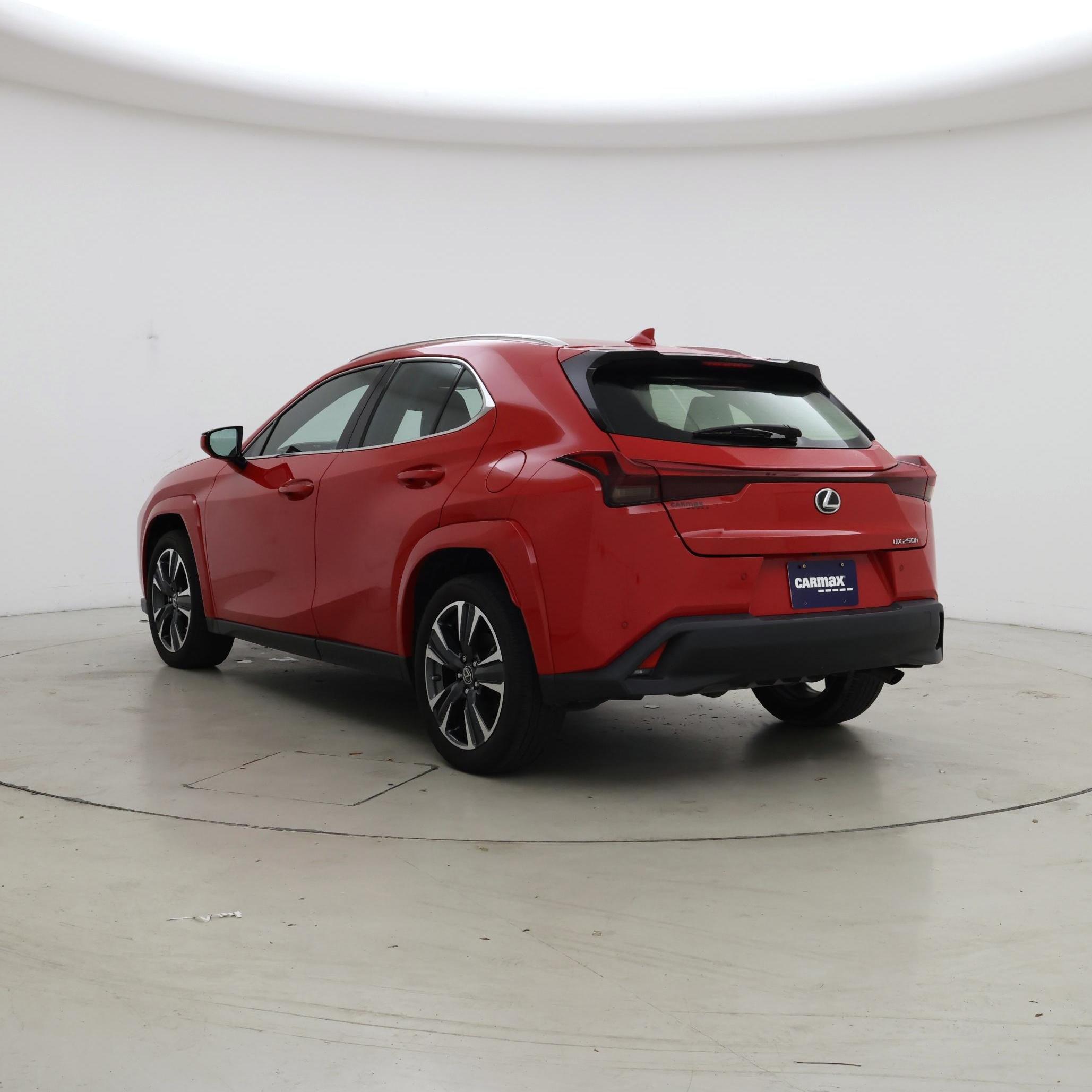 Thumbnail: 2024 Lexus UX - 2