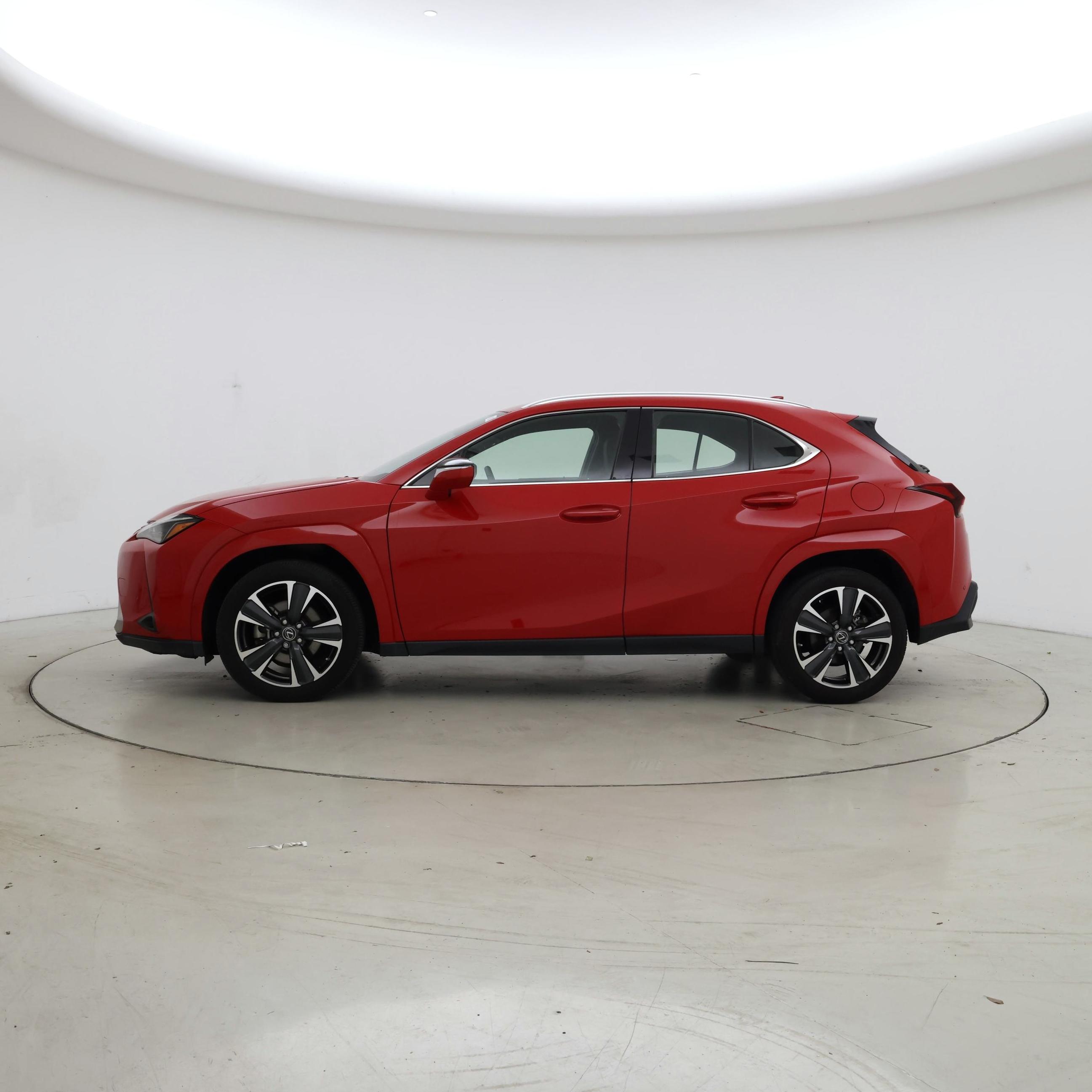 Thumbnail: 2024 Lexus UX - 3