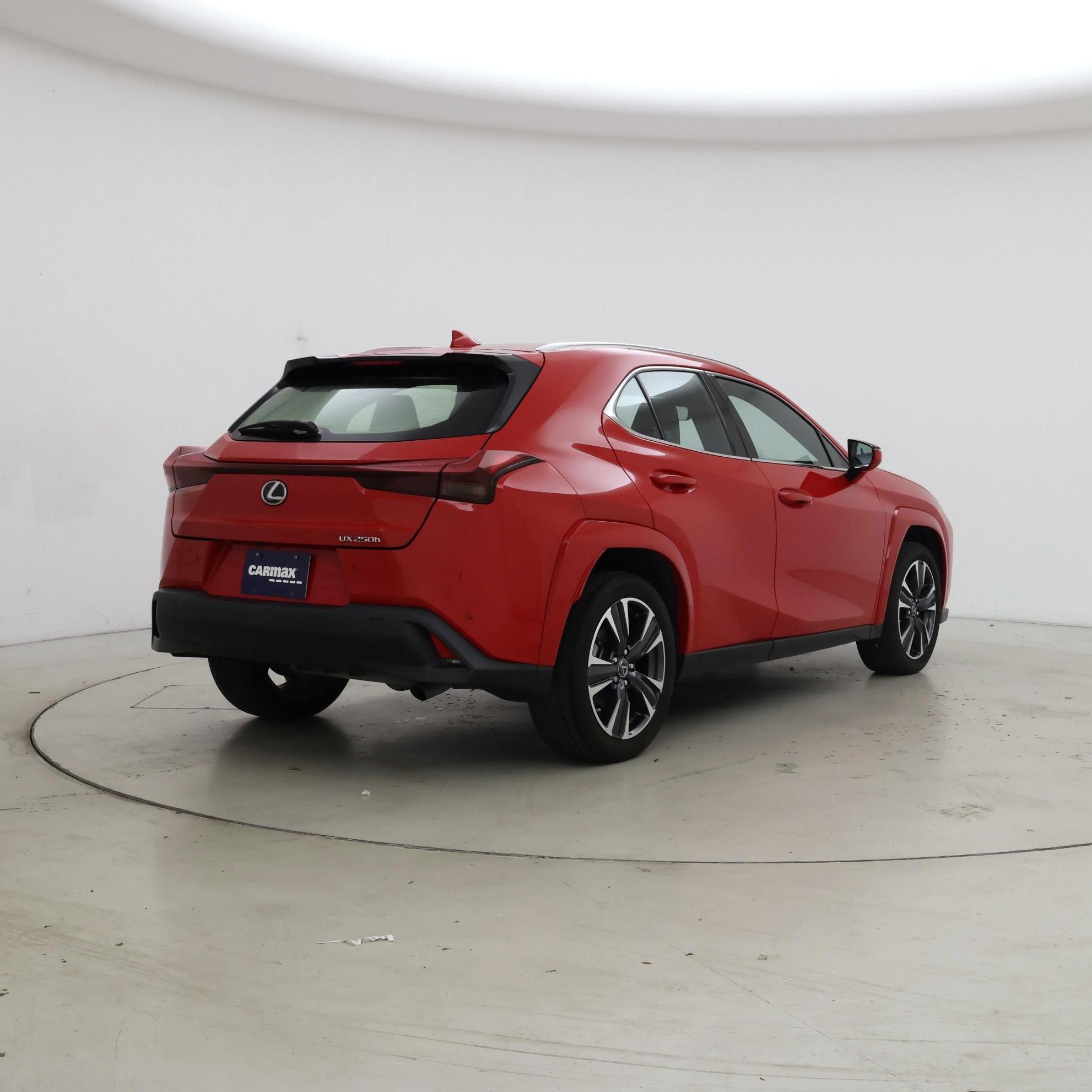Thumbnail: 2024 Lexus UX - 8