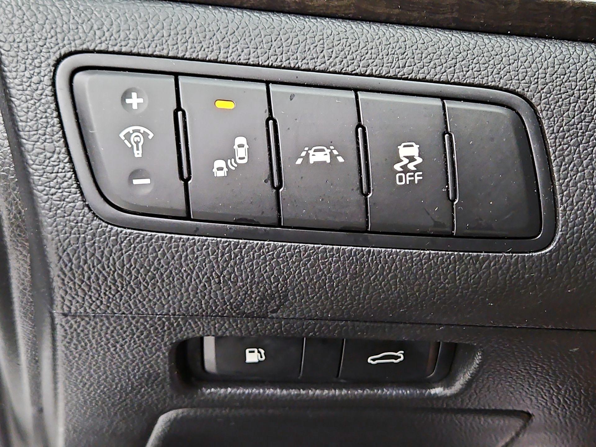 Thumbnail: 2014 Kia Cadenza - 13