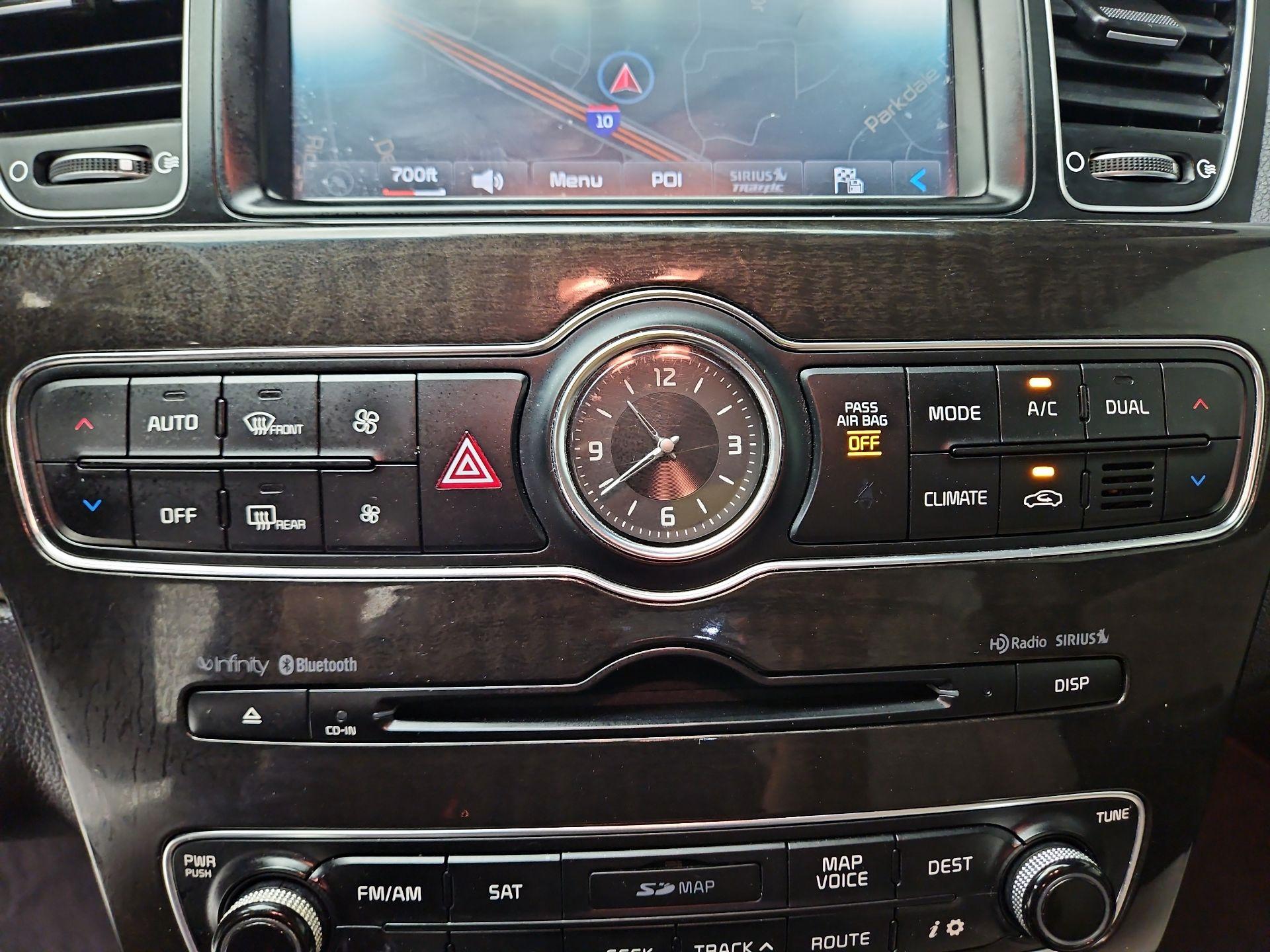 Thumbnail: 2014 Kia Cadenza - 17