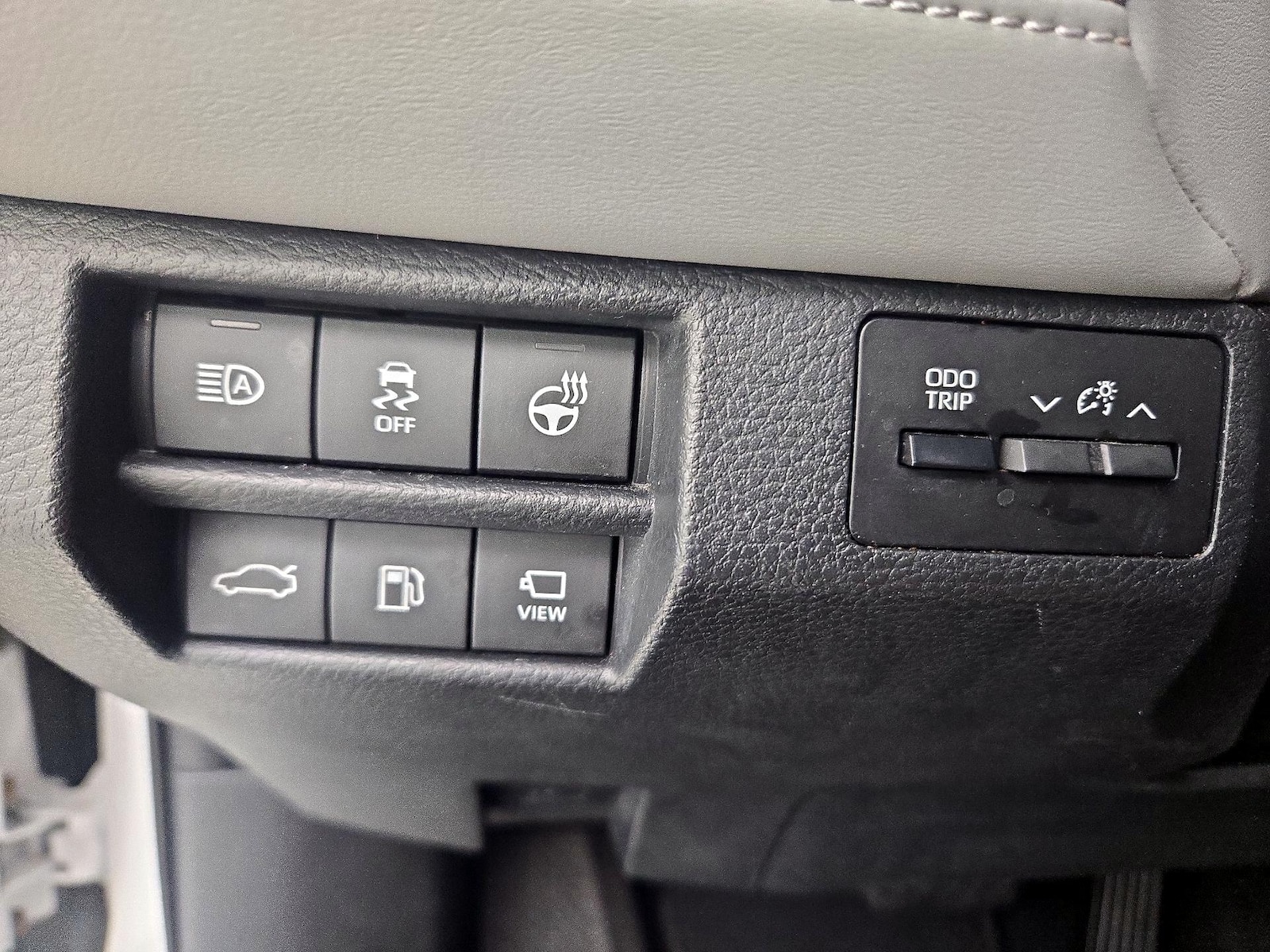 2020 Toyota Avalon Limited - Photo 14