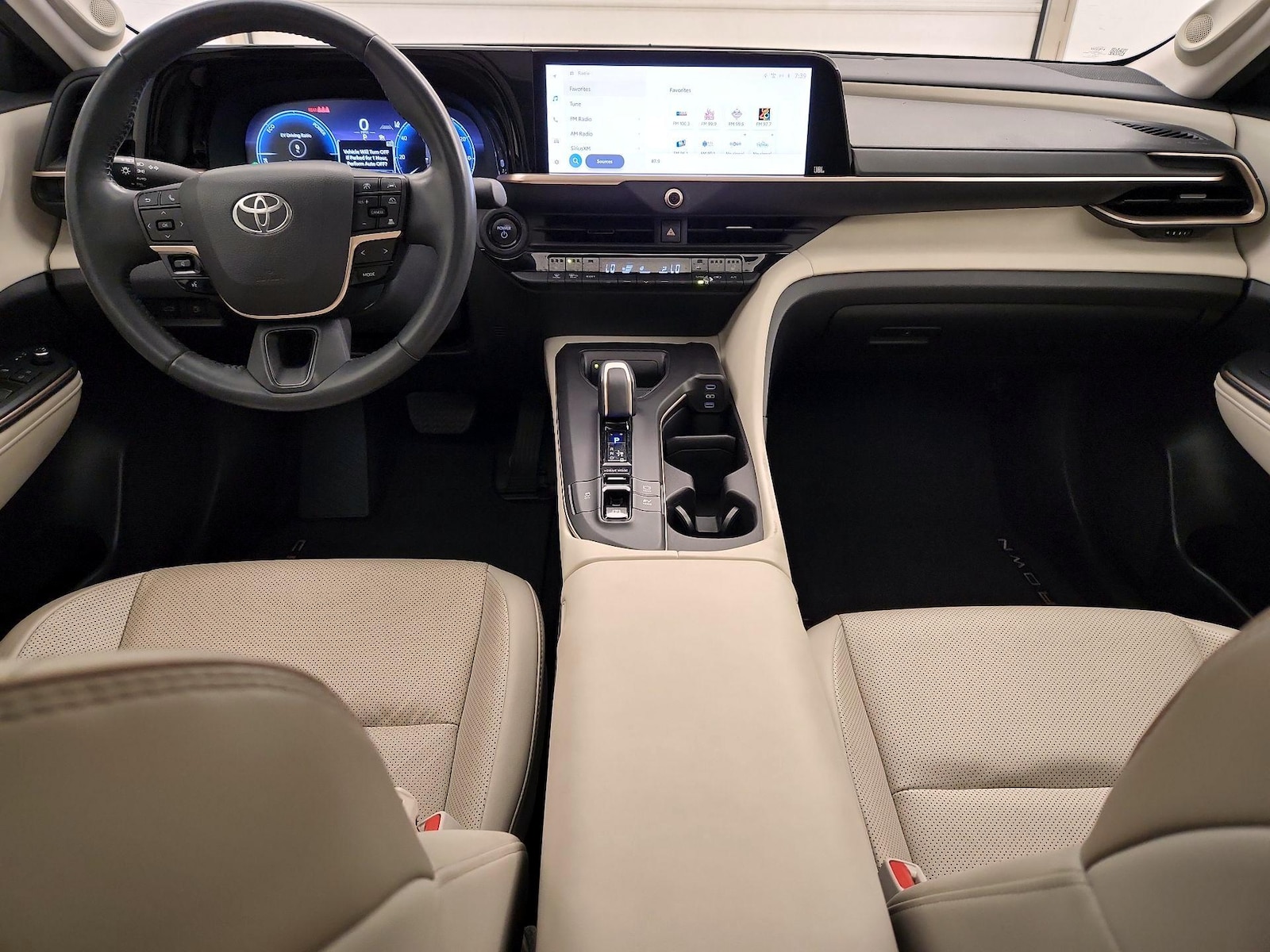 2023 Toyota Crown Limited - Photo 10