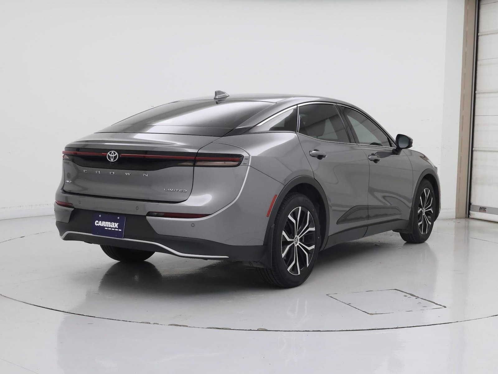 2023 Toyota Crown Limited - Photo 9