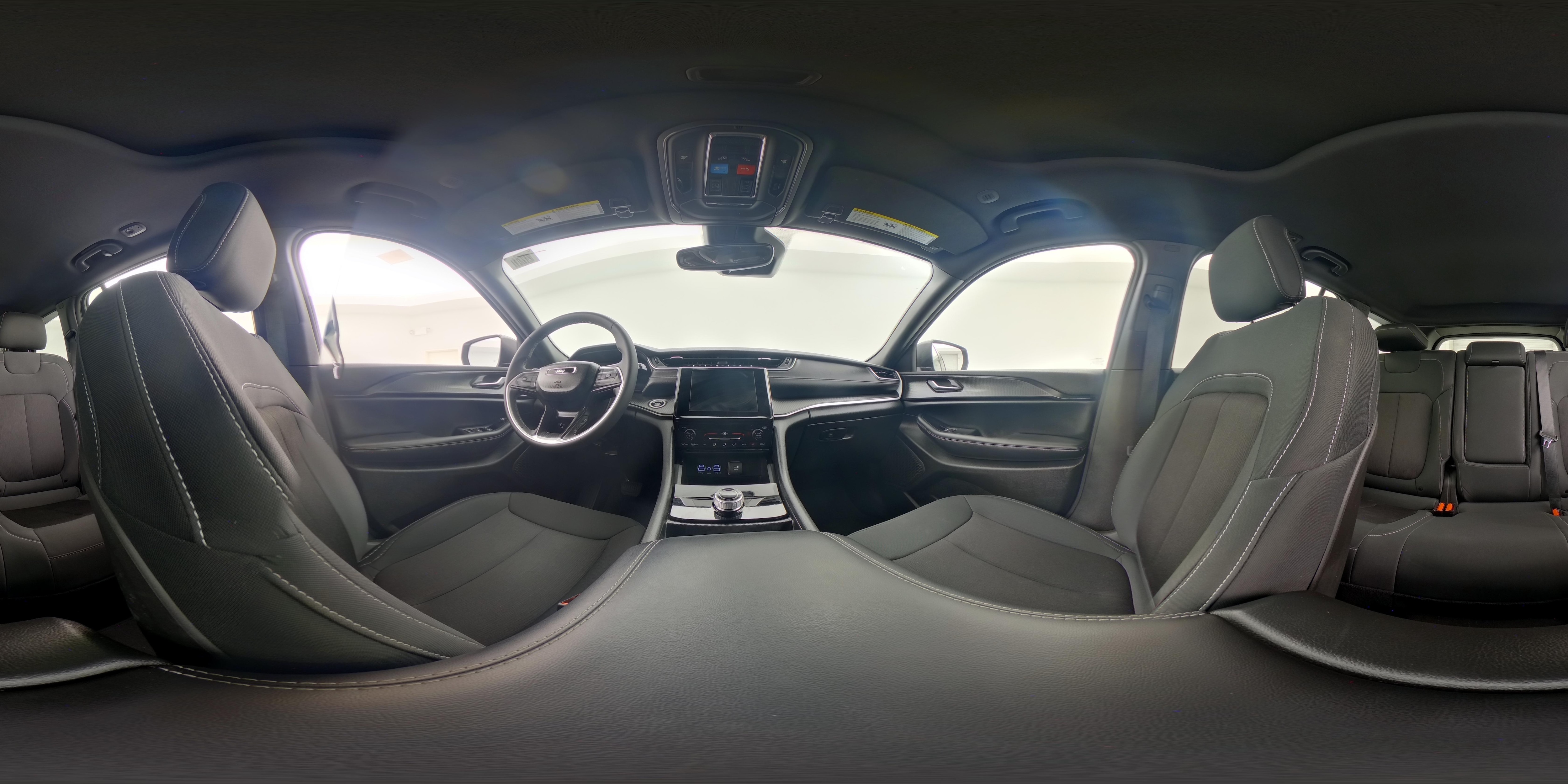 2024 Jeep Grand Cherokee Laredo - Photo 25