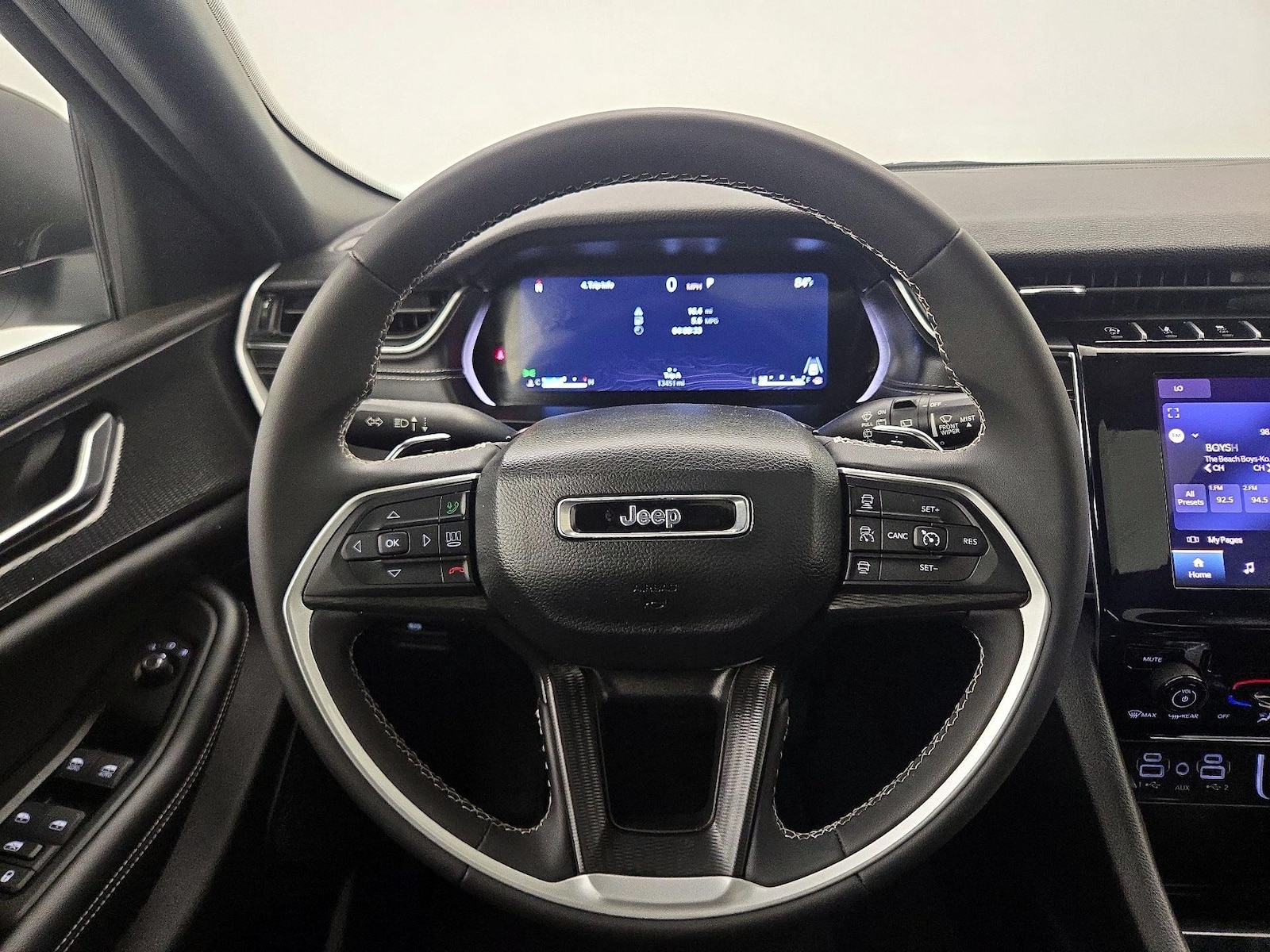 2024 Jeep Grand Cherokee Laredo - Photo 11