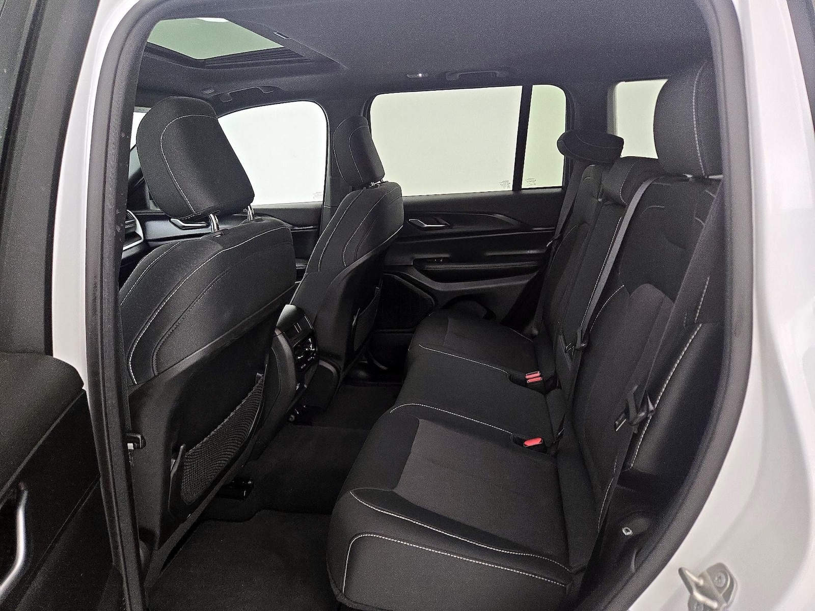 2024 Jeep Grand Cherokee Laredo - Photo 21