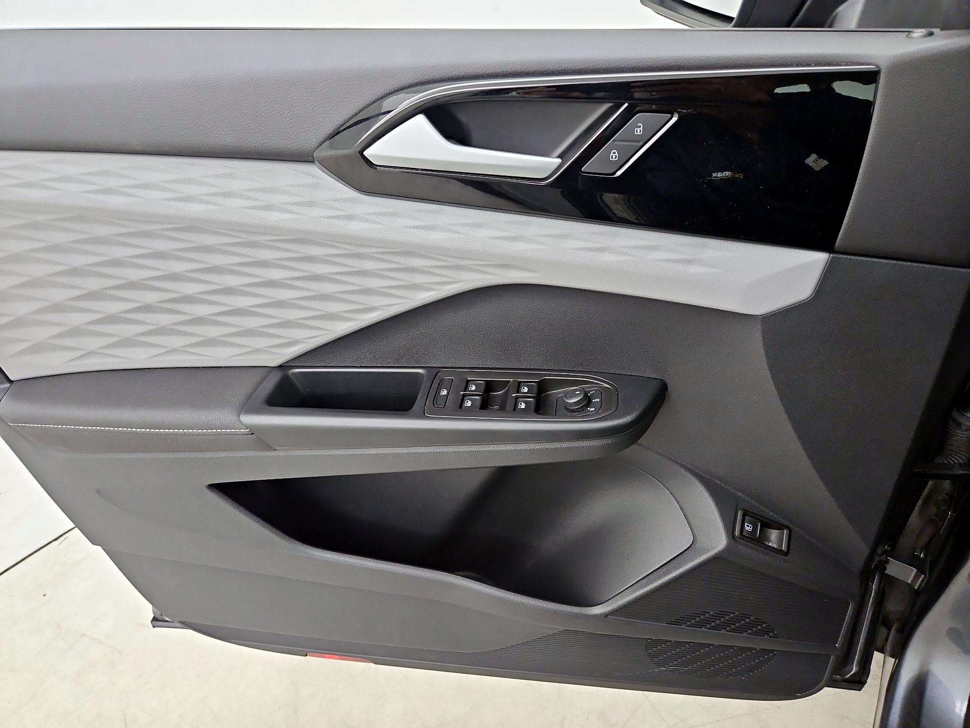 Thumbnail: 2024 Volkswagen Taos - 12