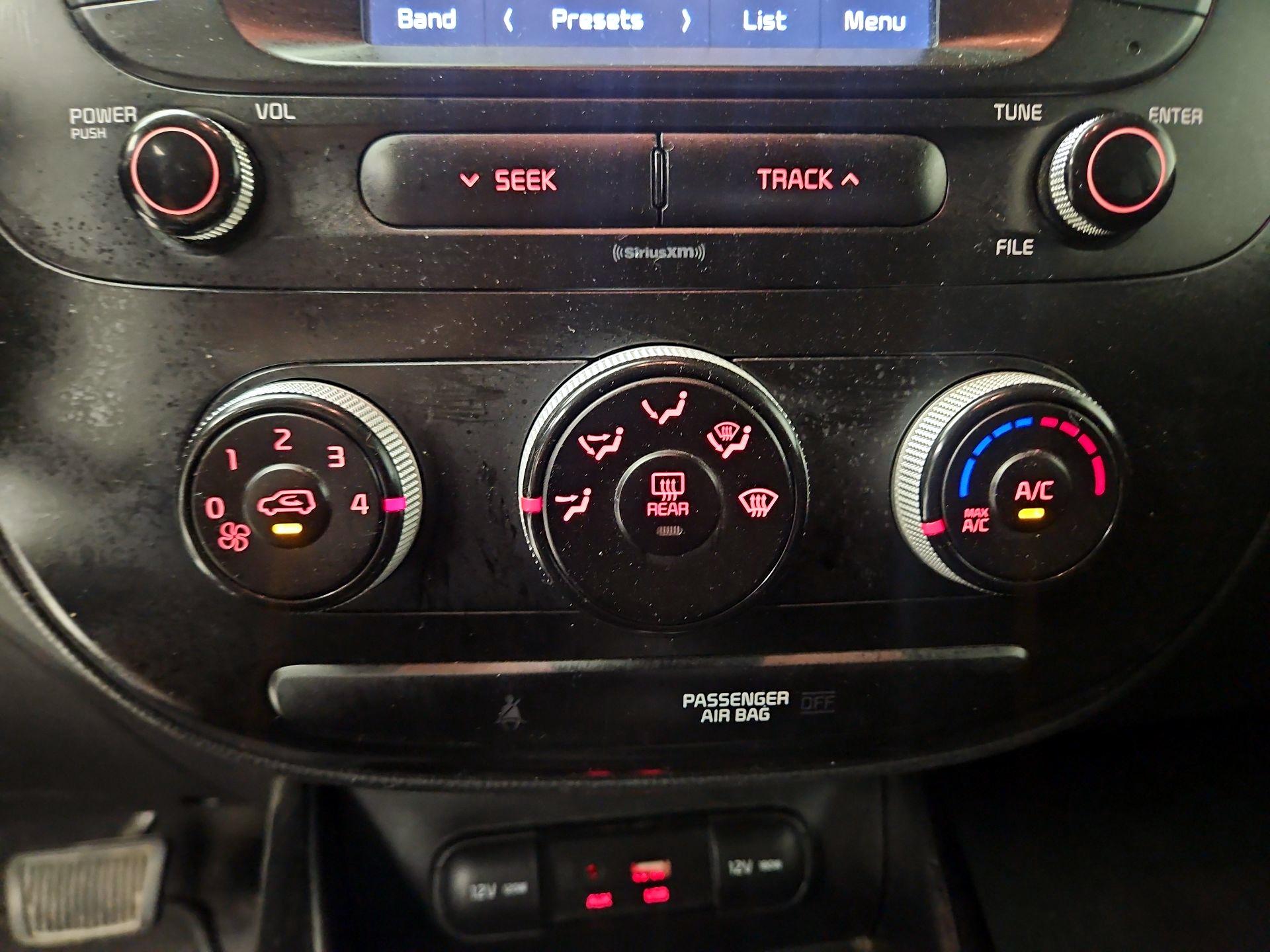 Thumbnail: 2019 Kia Soul - 15