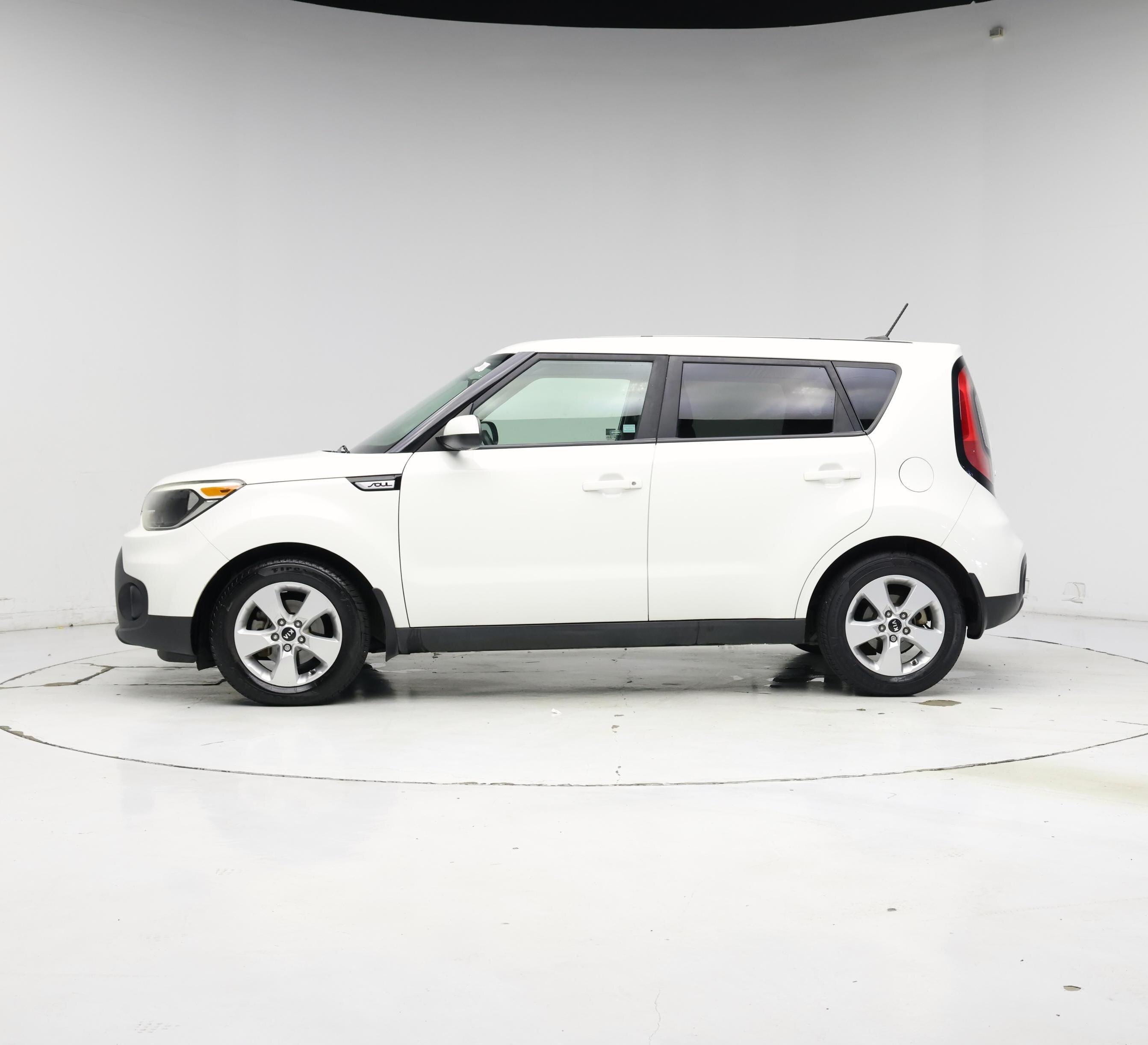 Thumbnail: 2019 Kia Soul - 3