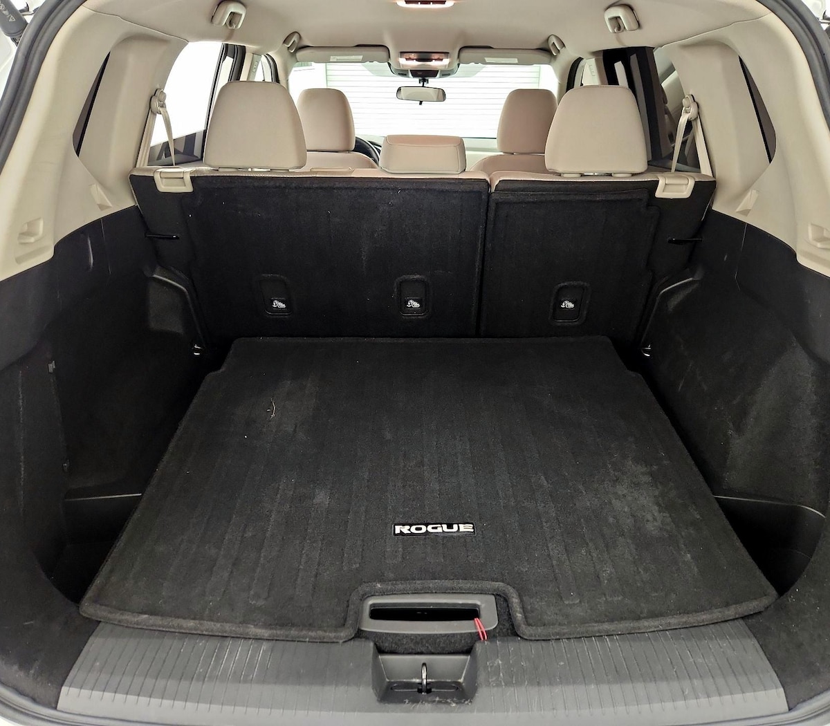 Trunk/Cargo (Seats Up)