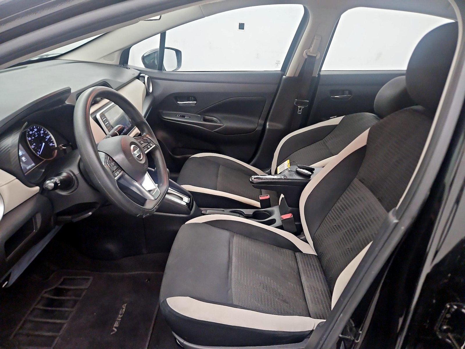2022 Nissan Versa Sedan SV - Photo 12