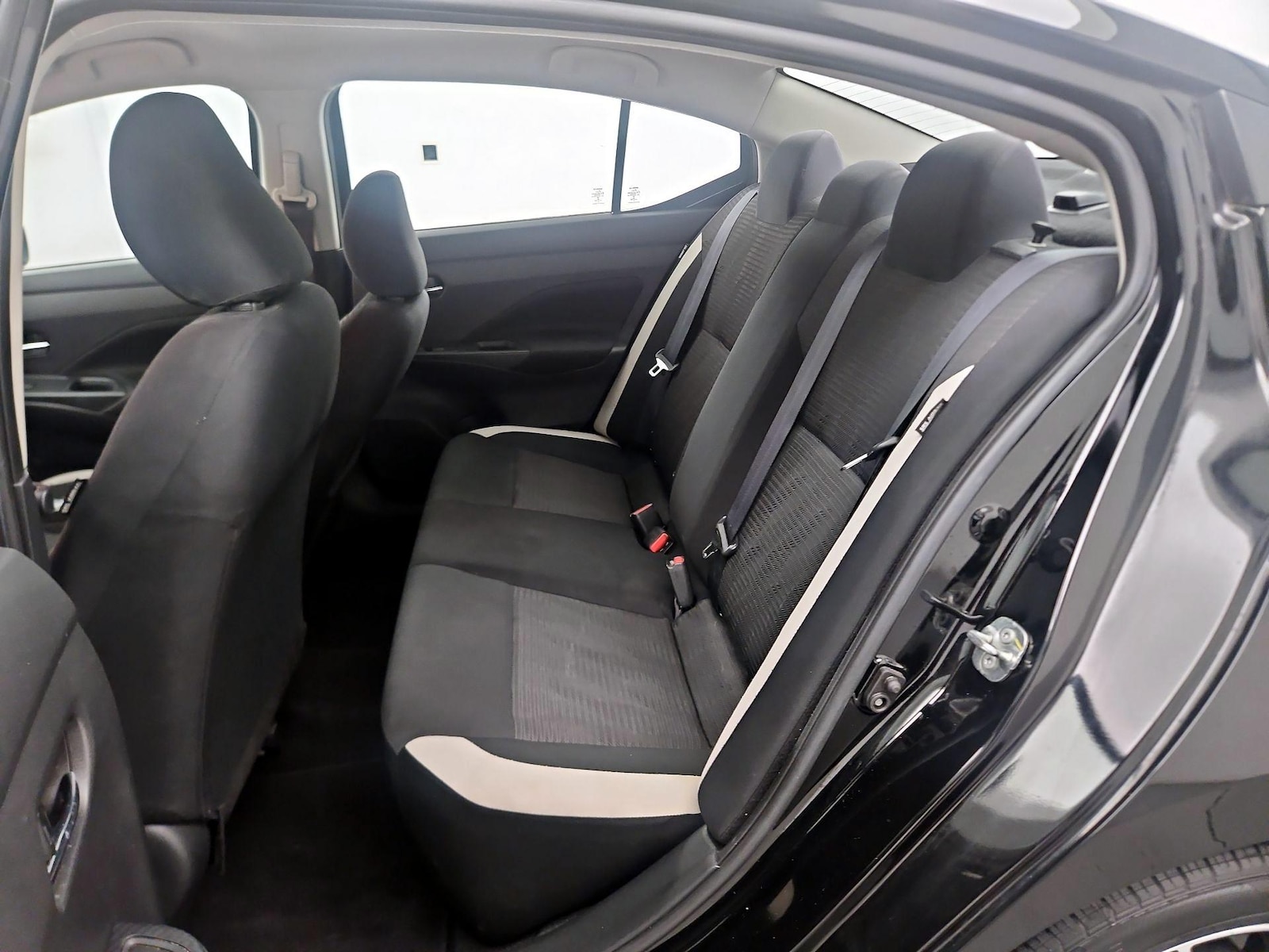 2022 Nissan Versa Sedan SV - Photo 19