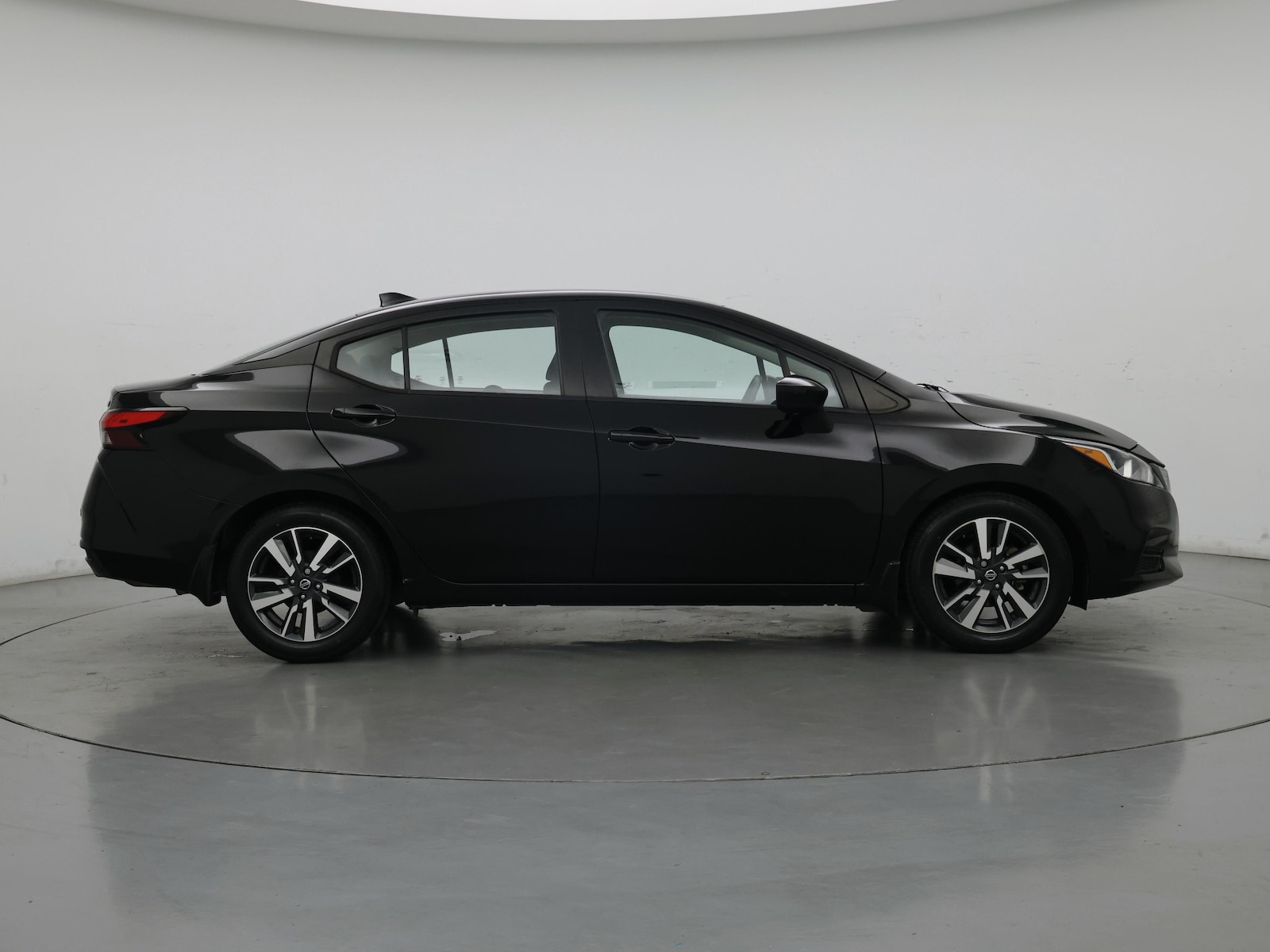 2022 Nissan Versa Sedan SV - Photo 8