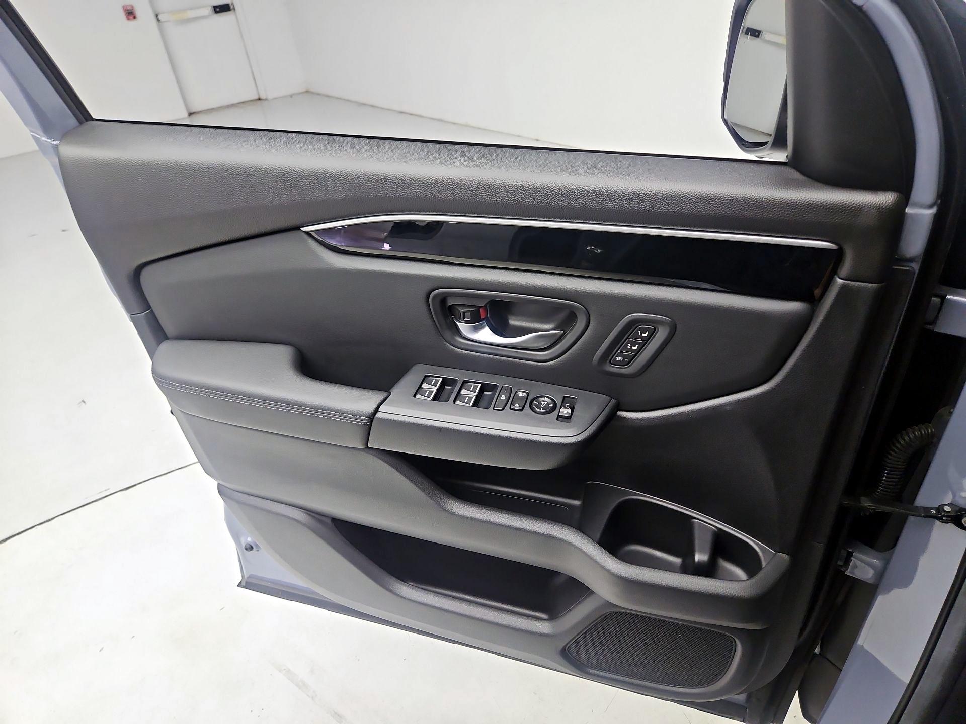 Thumbnail: 2025 Honda Pilot - 12