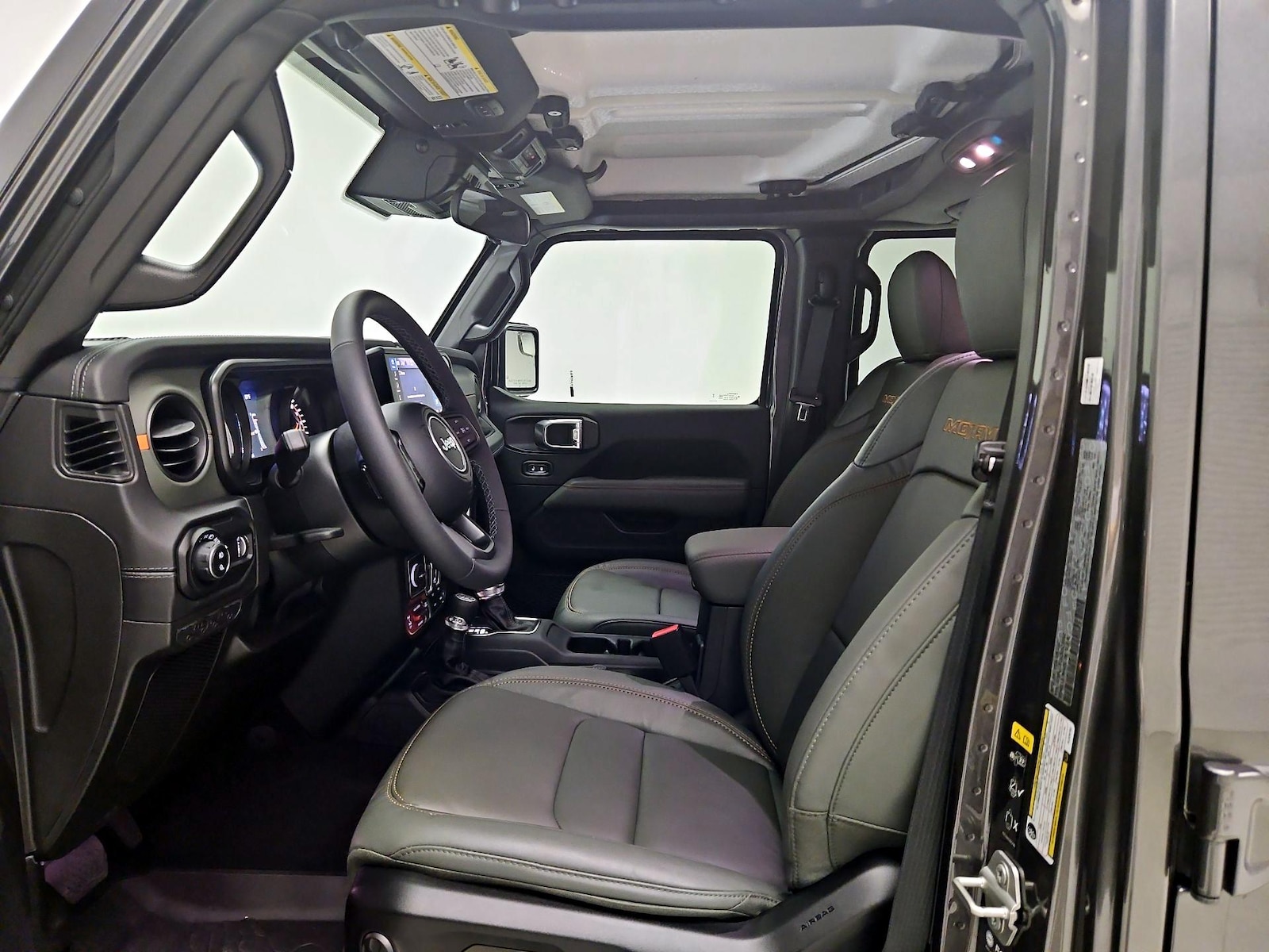 2025 Jeep Gladiator Mojave - Photo 12