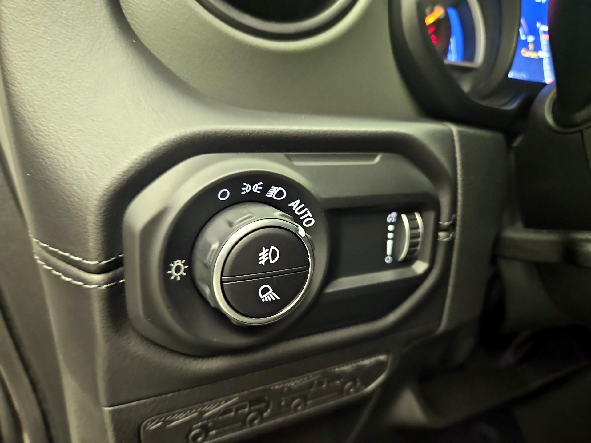 Thumbnail: 2025 Jeep Gladiator - 13