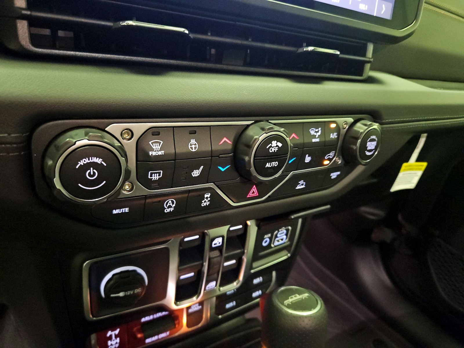 2025 Jeep Gladiator Mojave - Photo 17