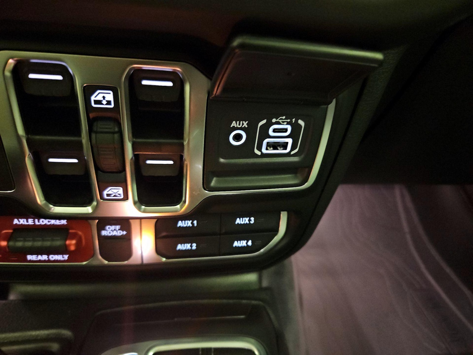 2025 Jeep Gladiator Mojave - Photo 19