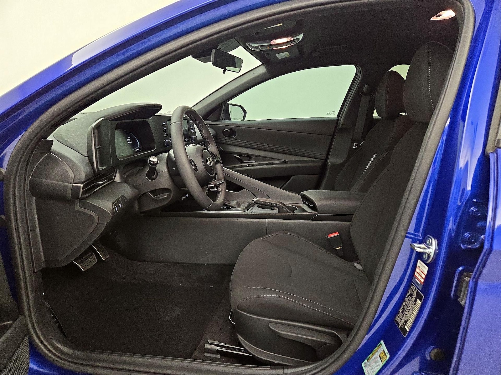 2025 Hyundai Elantra SEL - Photo 12