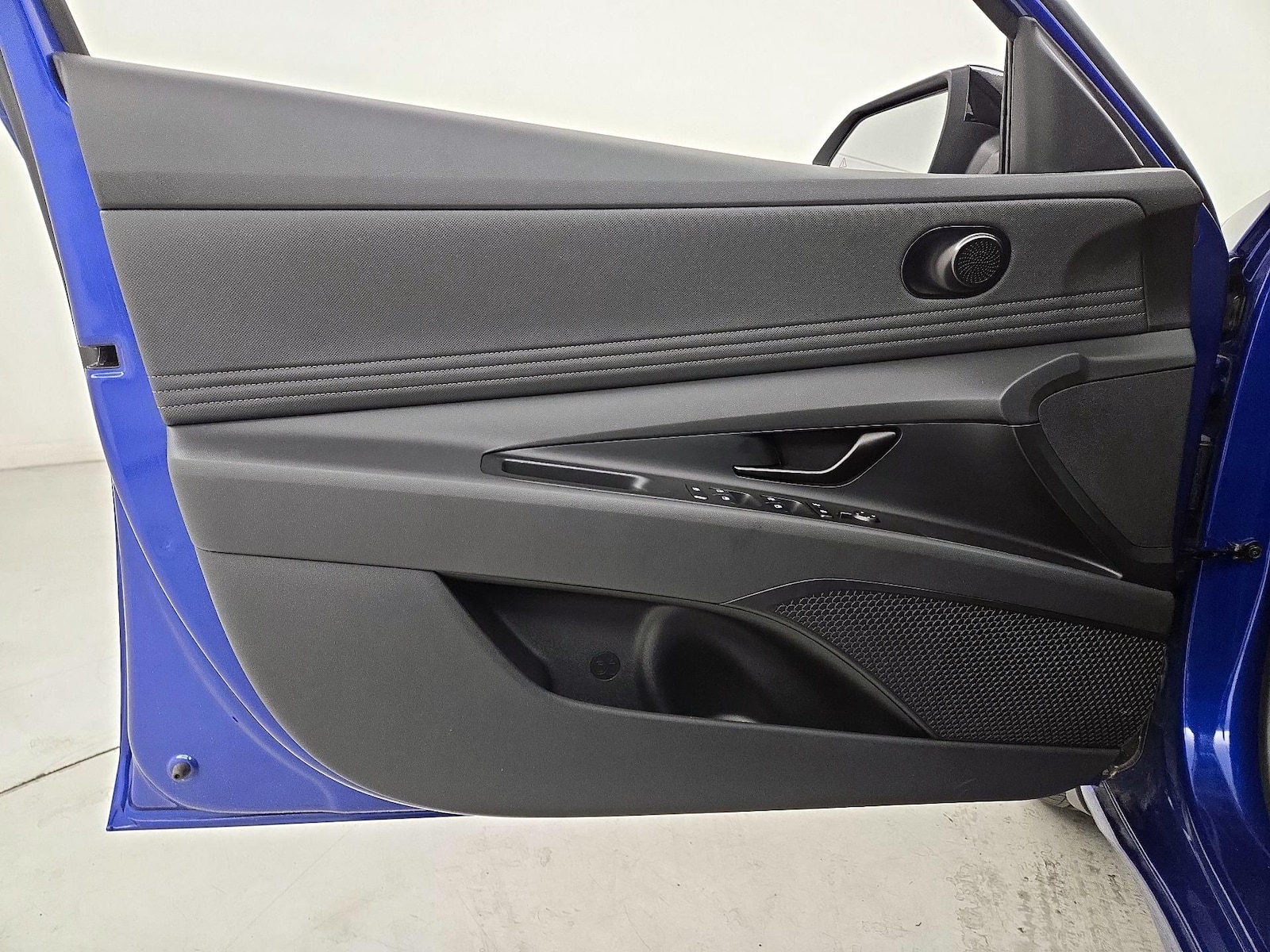 2025 Hyundai Elantra SEL - Photo 13