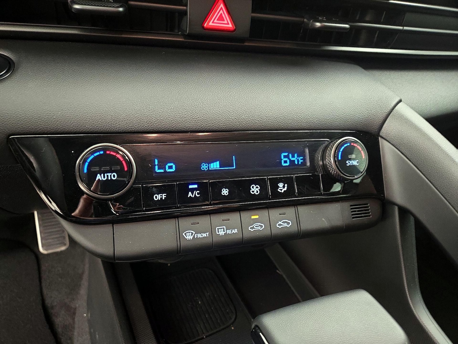 2025 Hyundai Elantra SEL - Photo 17