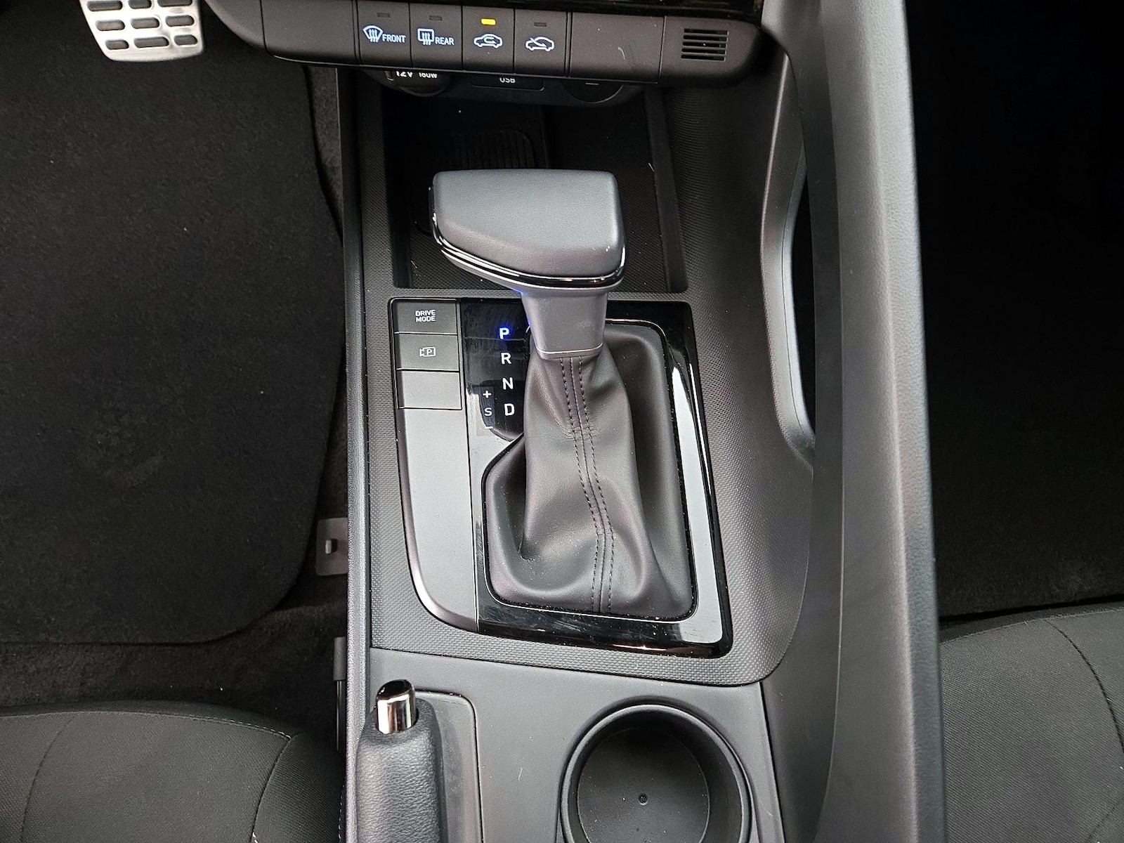 2025 Hyundai Elantra SEL - Photo 18