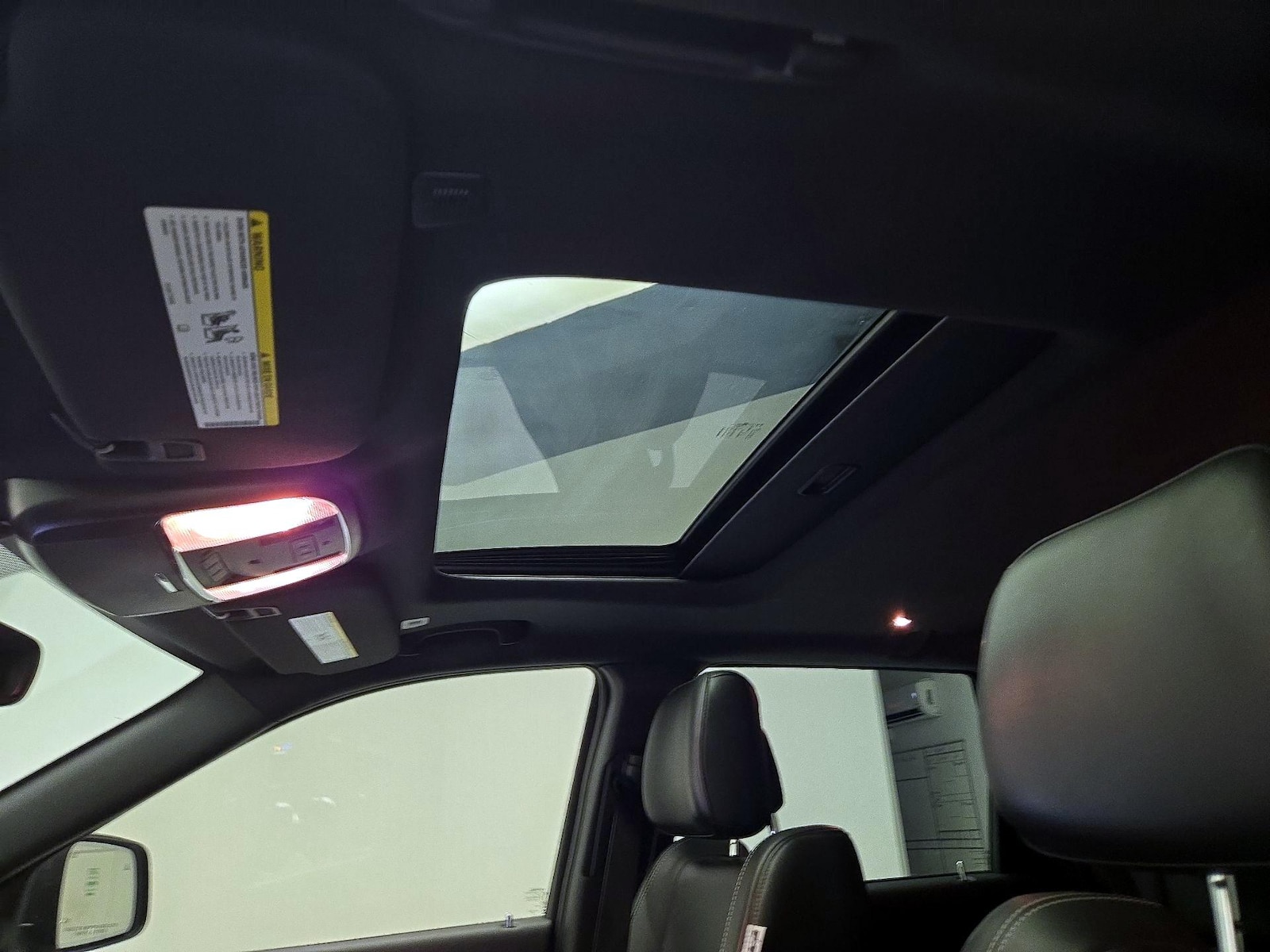 Sunroof(s) & Overhead Airbags