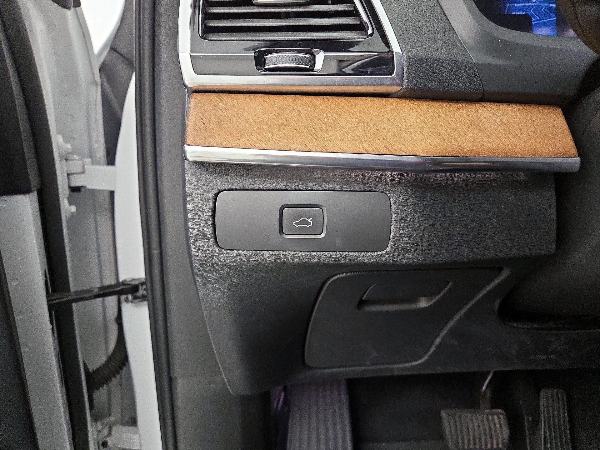 Thumbnail: 2024 Volvo XC90 - 13