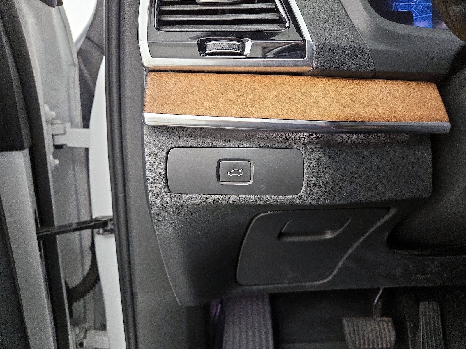 2024 Volvo XC90 Plus - Photo 14