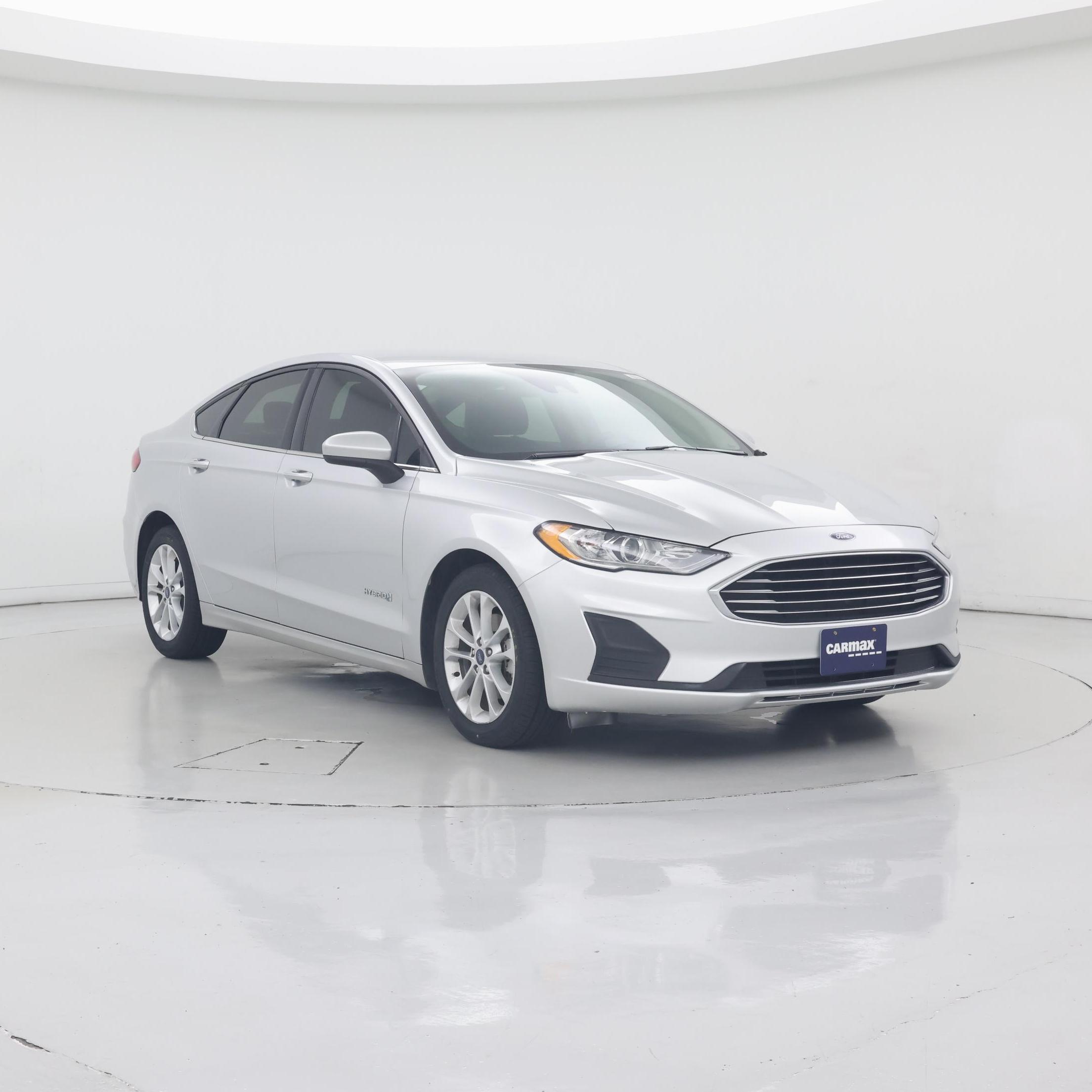 Silver 2019 Ford Fusion Hybrid Sedan Front-Wheel Drive Automatic