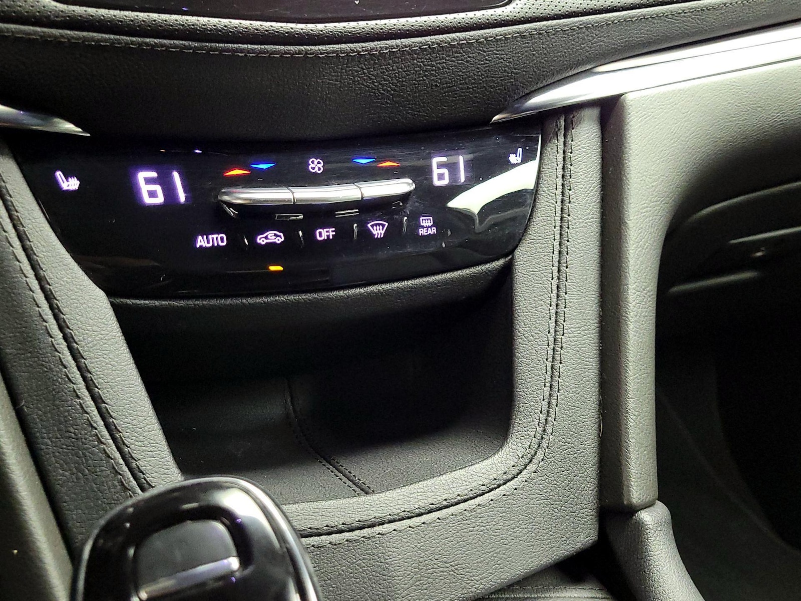 2023 Cadillac XT5 Luxury - Photo 17