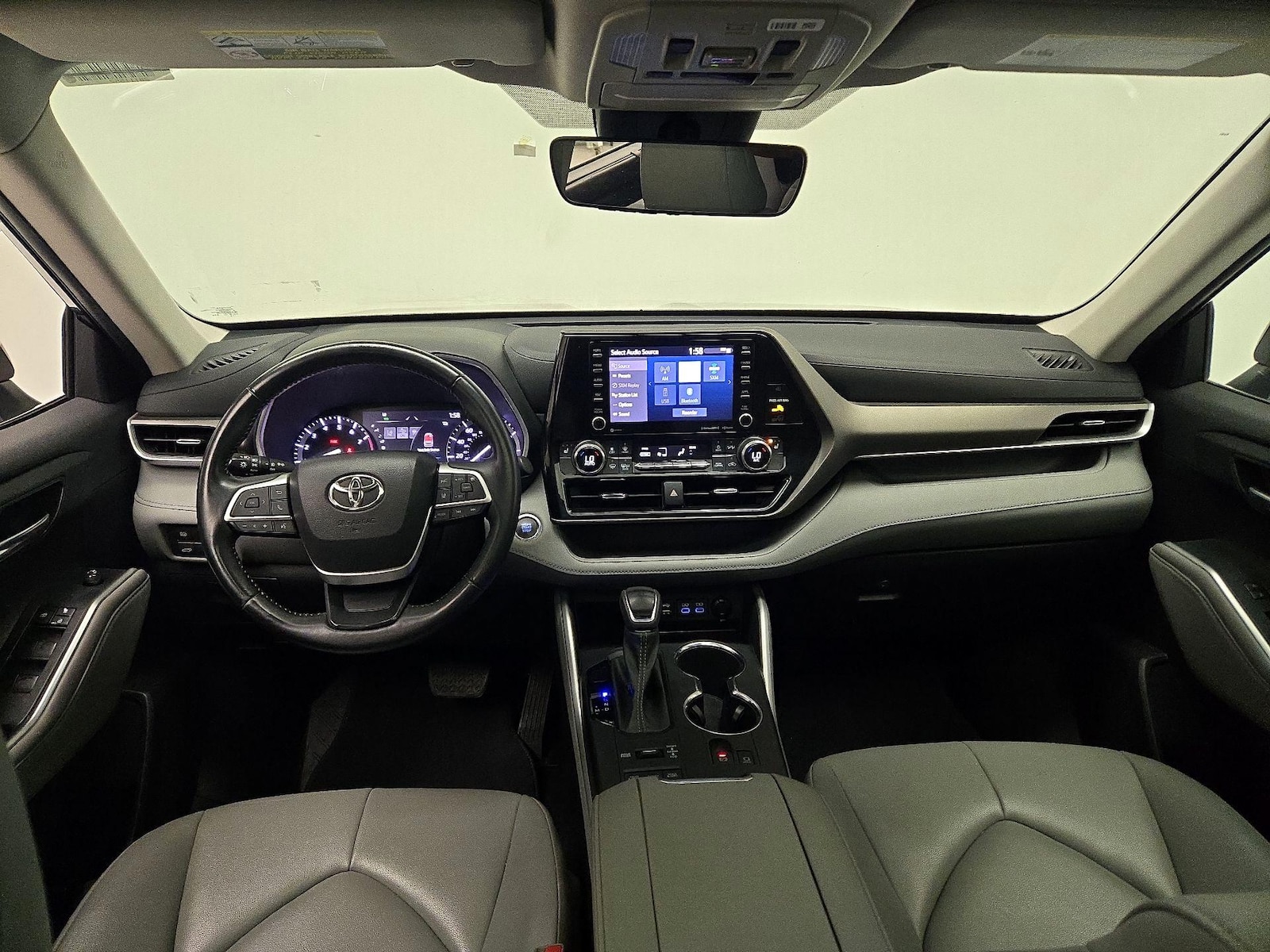2022 Toyota Highlander XLE - Photo 10