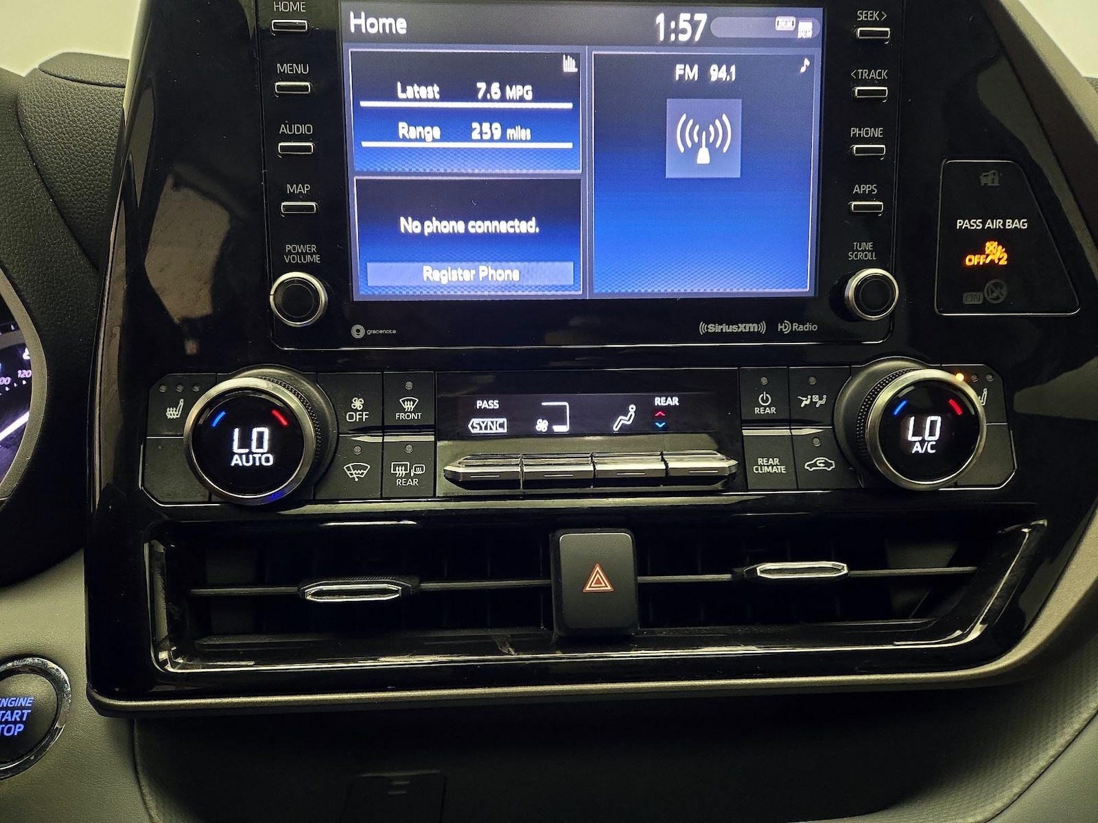 2022 Toyota Highlander XLE - Photo 17