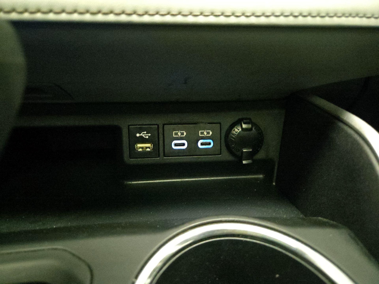 2022 Toyota Highlander XLE - Photo 19