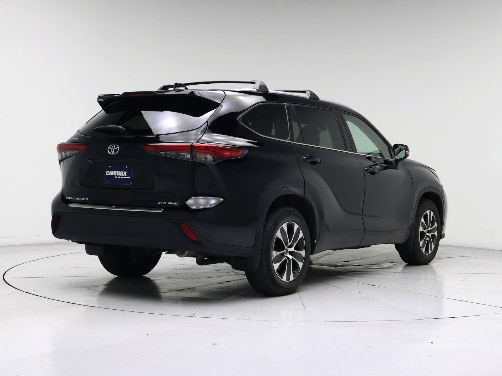 2022 Toyota Highlander XLE - Photo 9