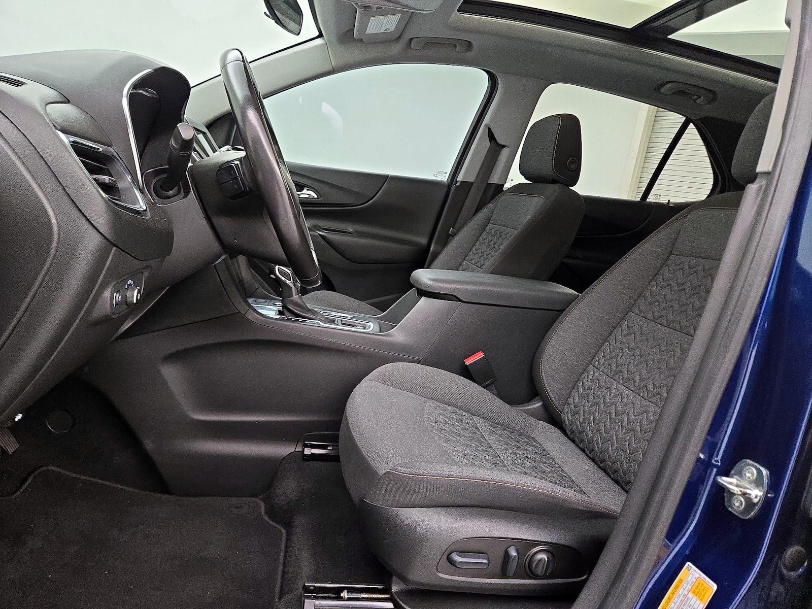 2022 Chevrolet Equinox LT - Photo 12