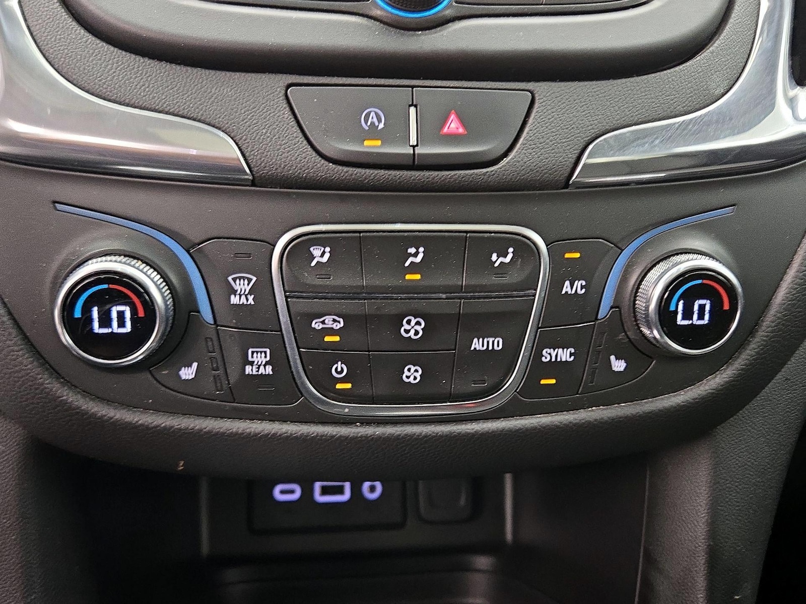 2022 Chevrolet Equinox LT - Photo 17