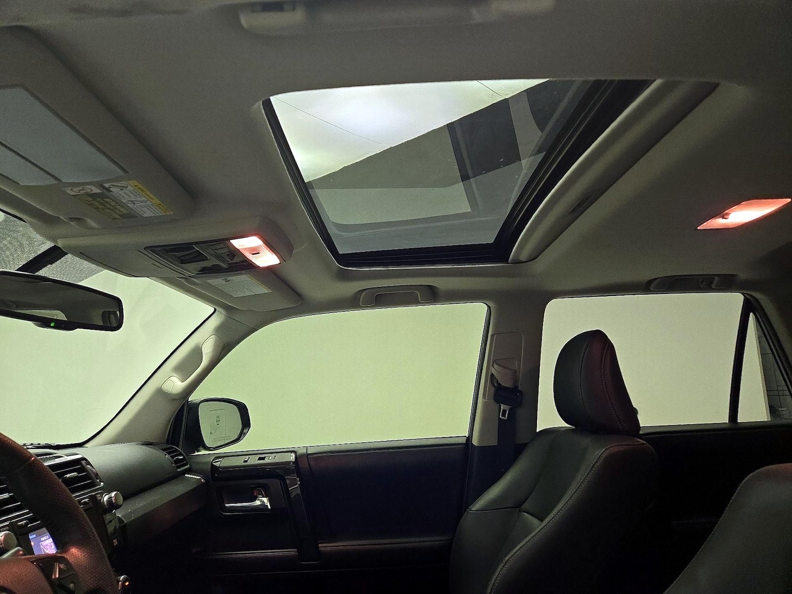 Sunroof(s) & Overhead Airbags