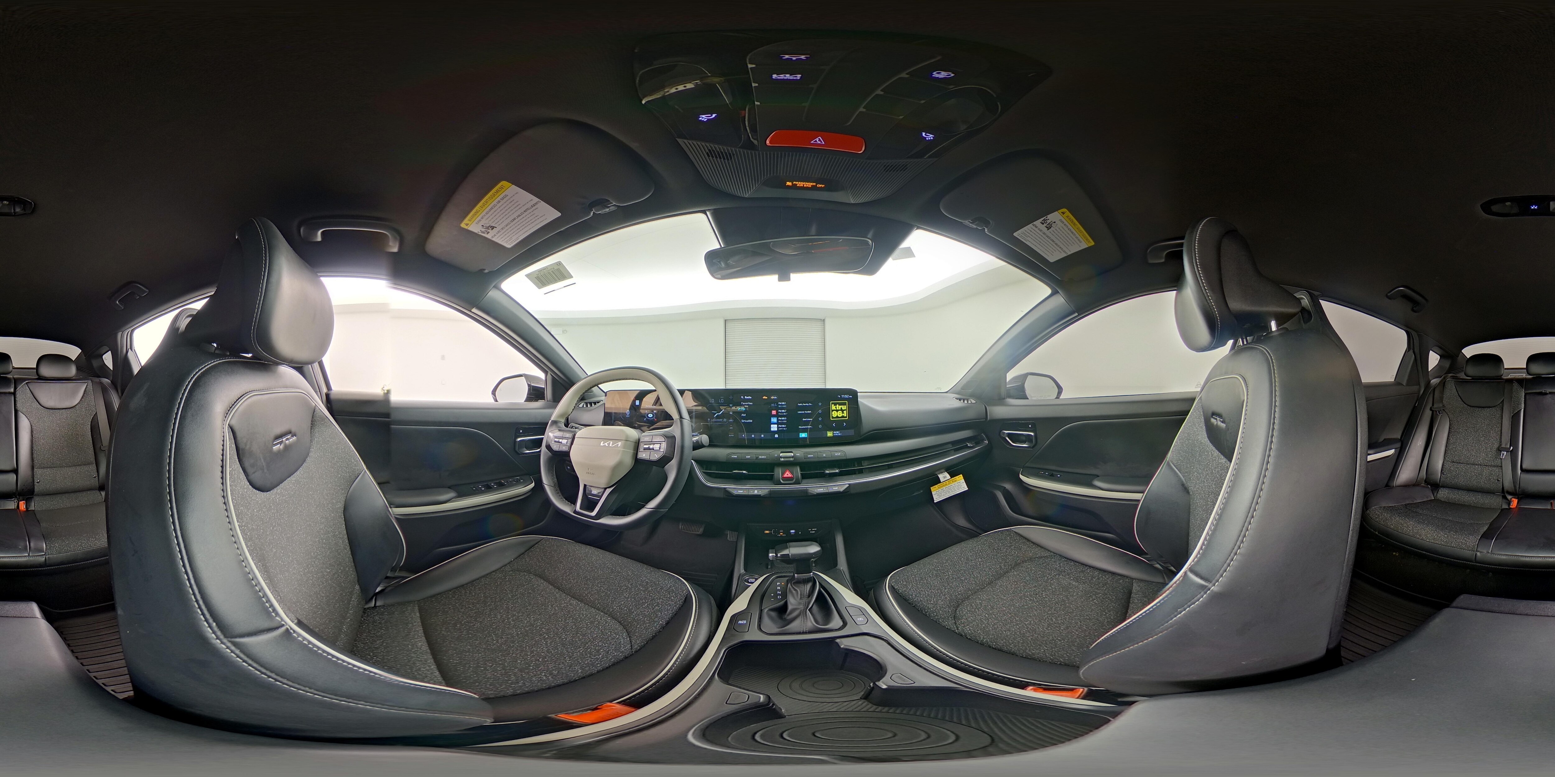 2025 Kia K4 GT-Line - Photo 25