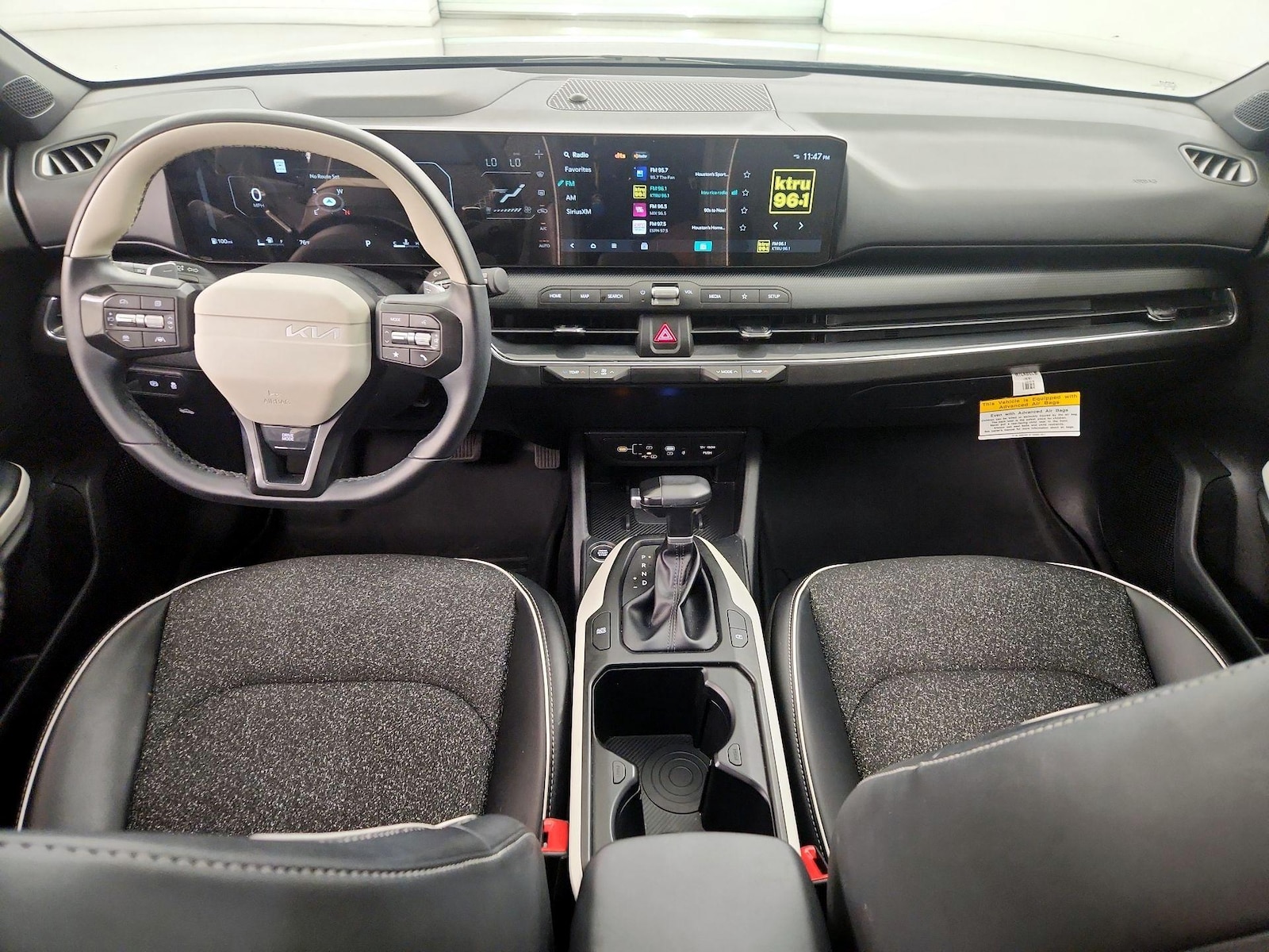 2025 Kia K4 GT-Line - Photo 10