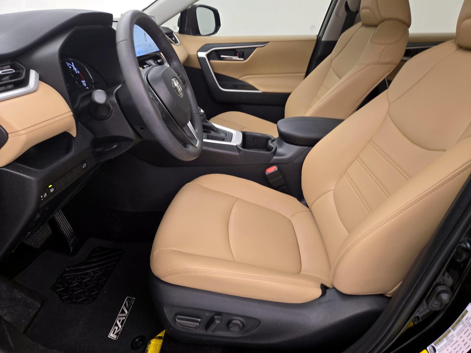 2025 Toyota RAV4 XLE Premium - Photo 12