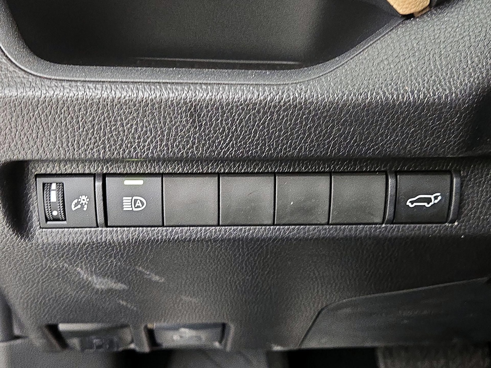 2025 Toyota RAV4 XLE Premium - Photo 14