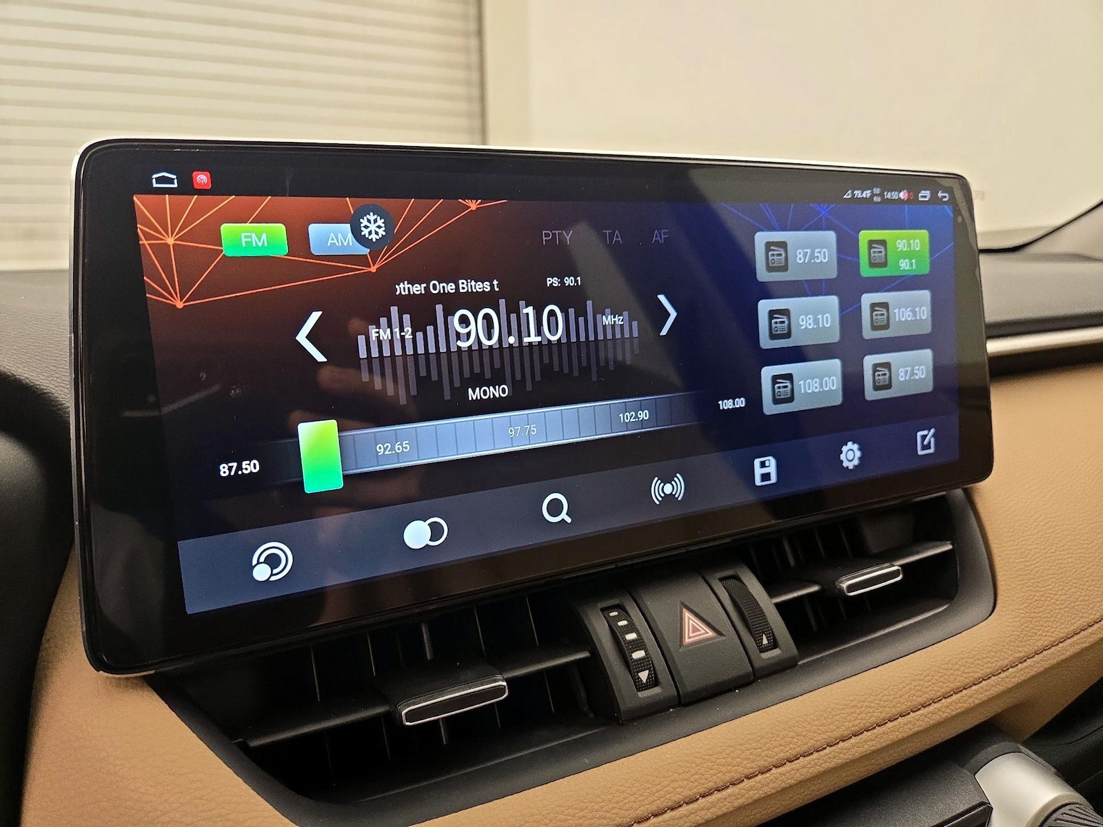 2025 Toyota RAV4 XLE Premium - Photo 17