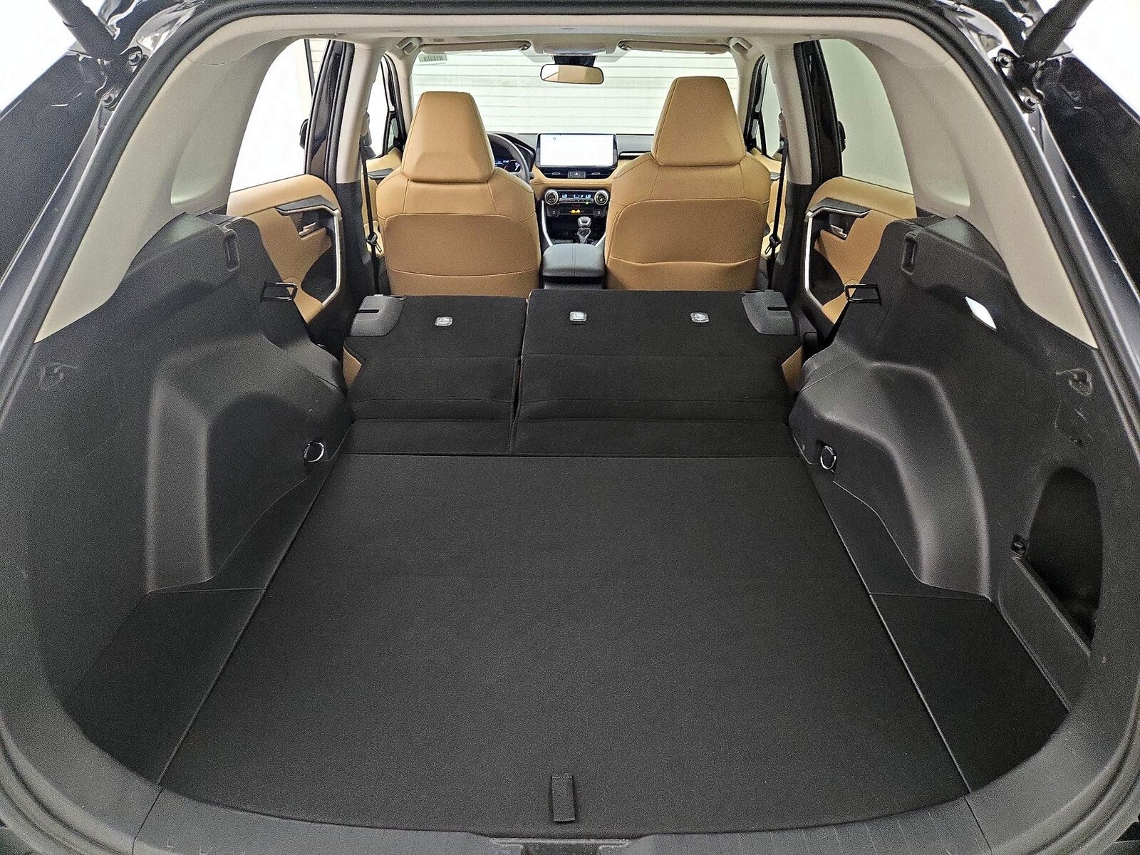 2025 Toyota RAV4 XLE Premium - Photo 24
